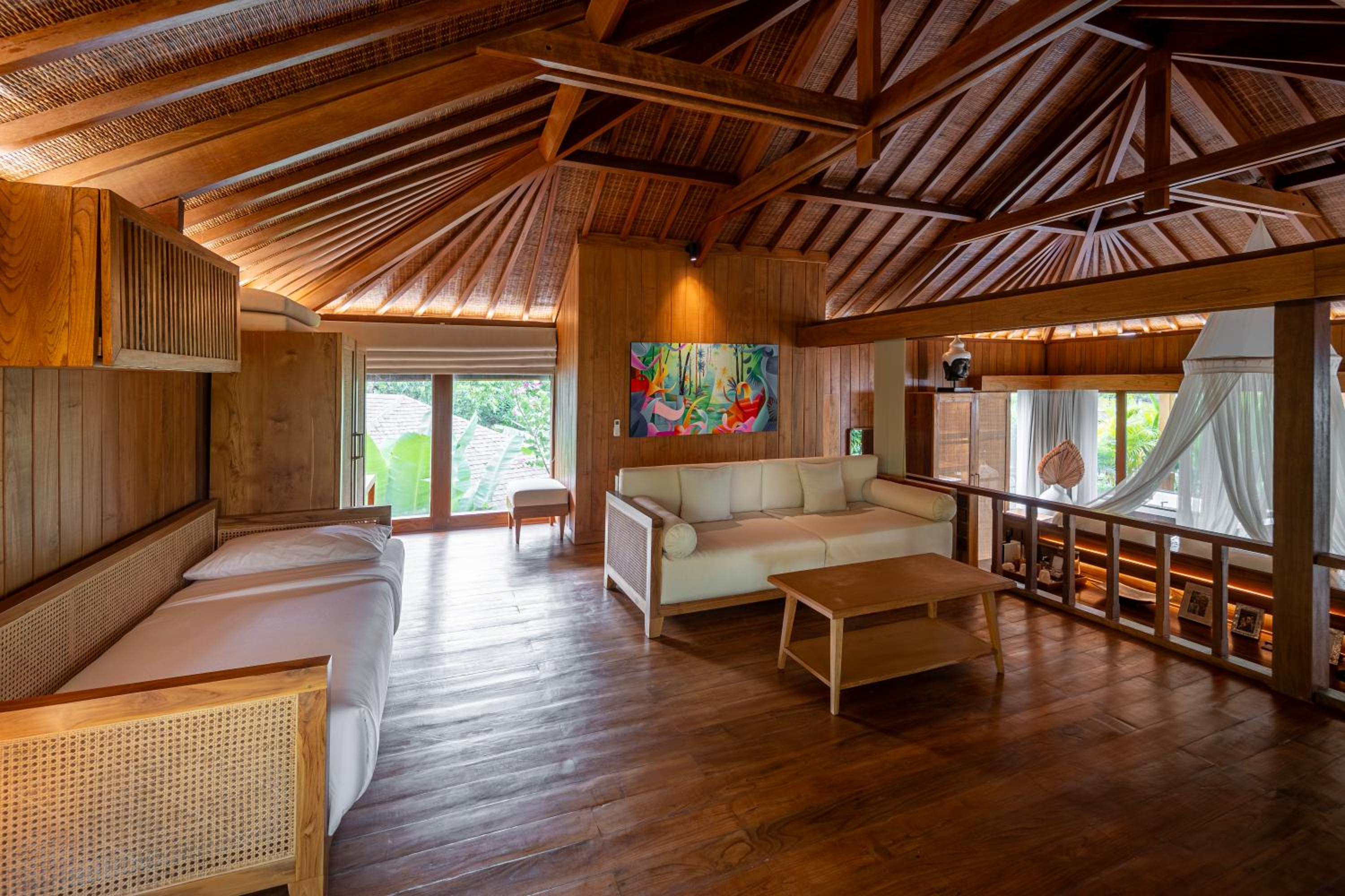 Deluxe King Suite with Hot Tub and Daily Scheduled Activities - Photo 19