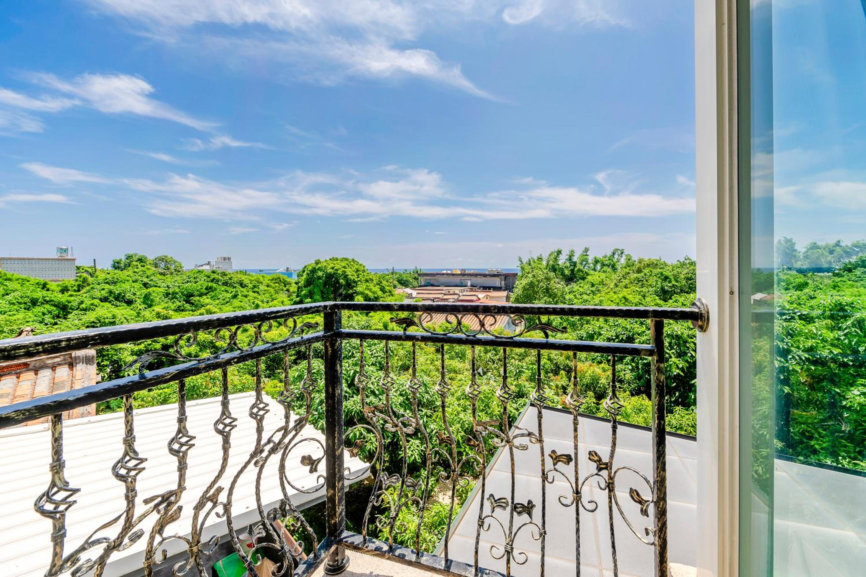 Double Room With Balcony And Sea View photo 2