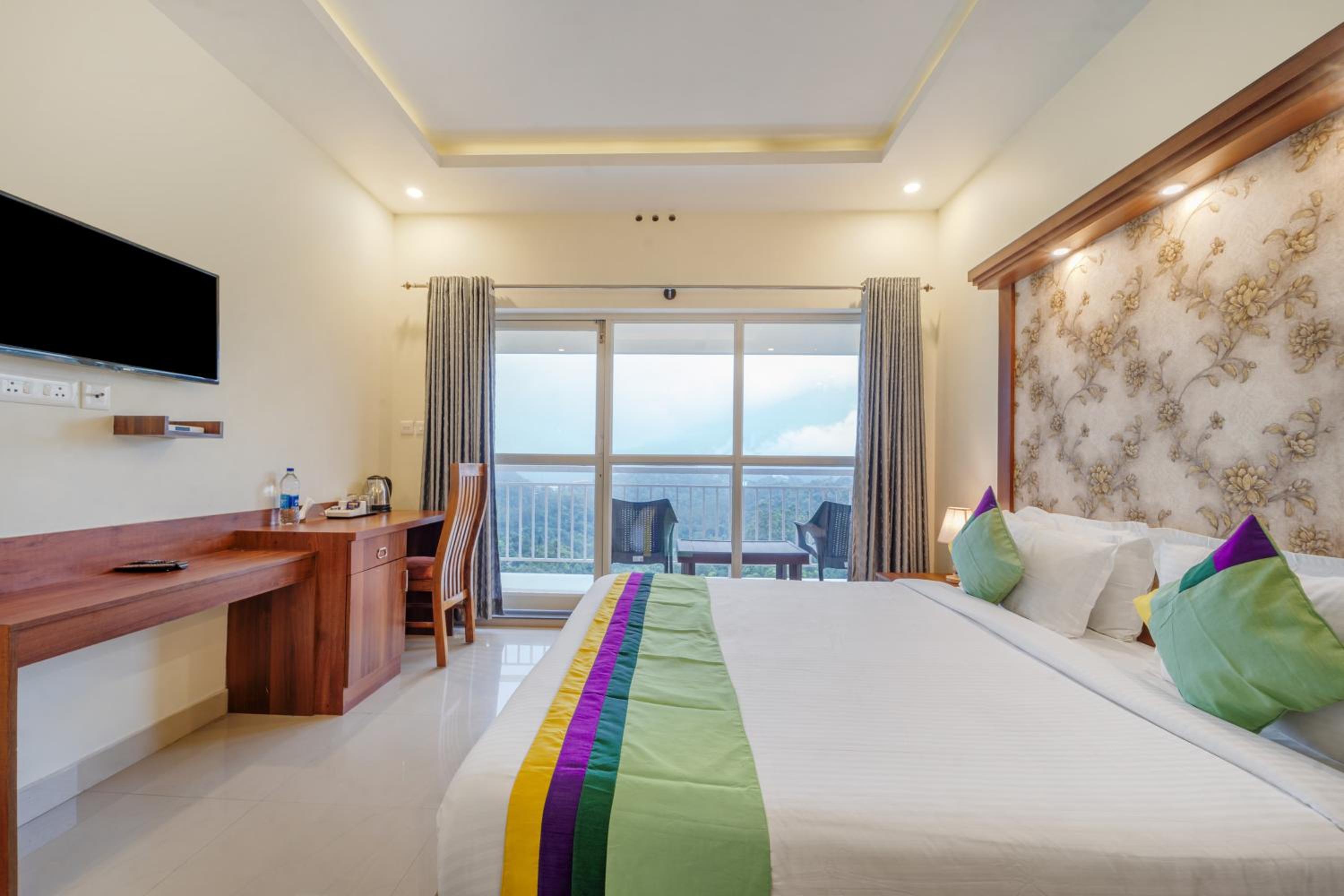 Deluxe Room with Tea Garden view photo 3