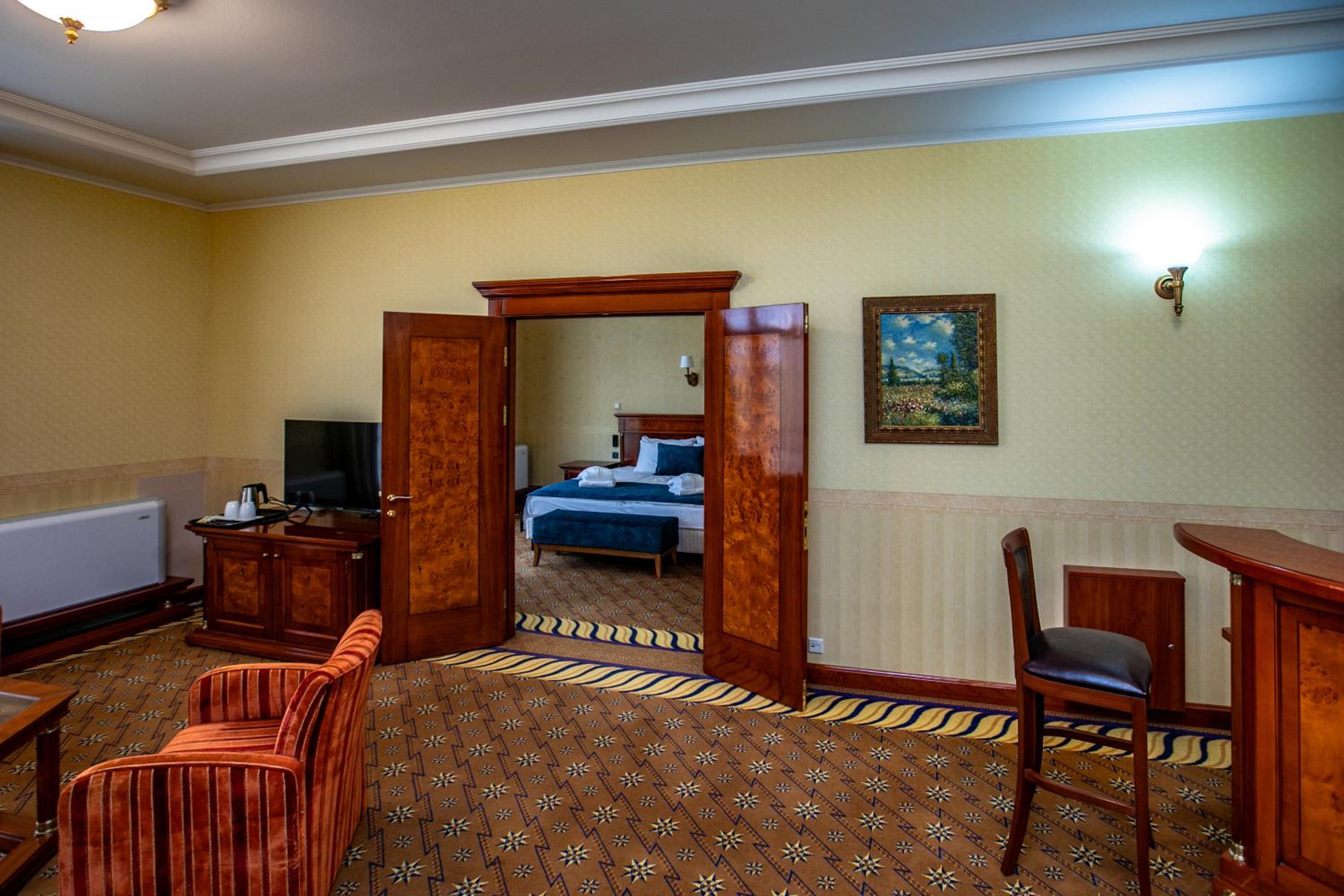 Deluxe Suite photo 1