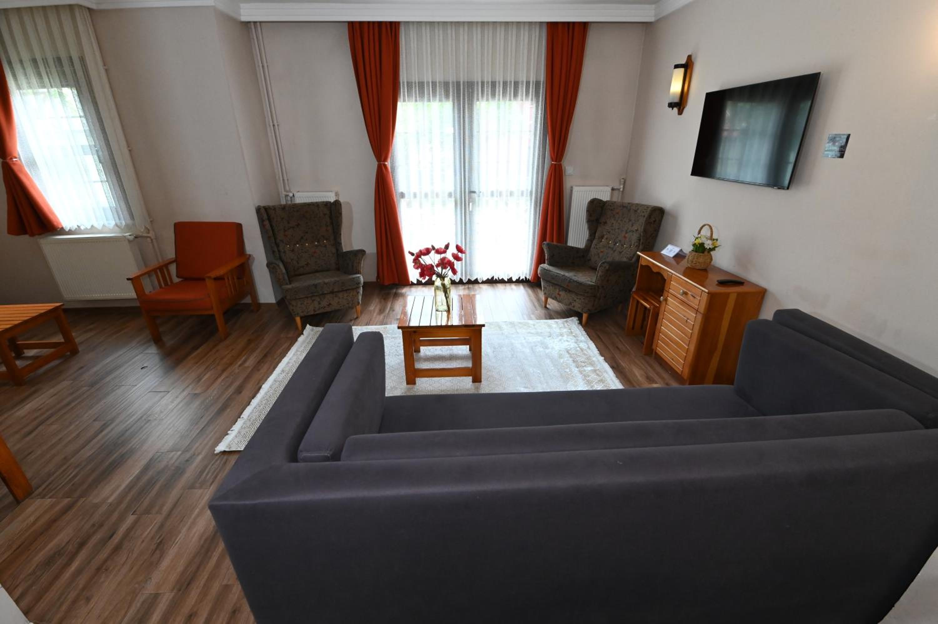 Villa photo 2
