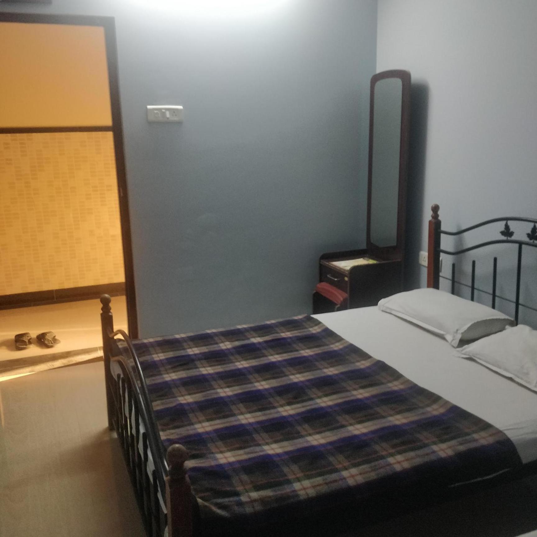 Basic Triple Room photo 2