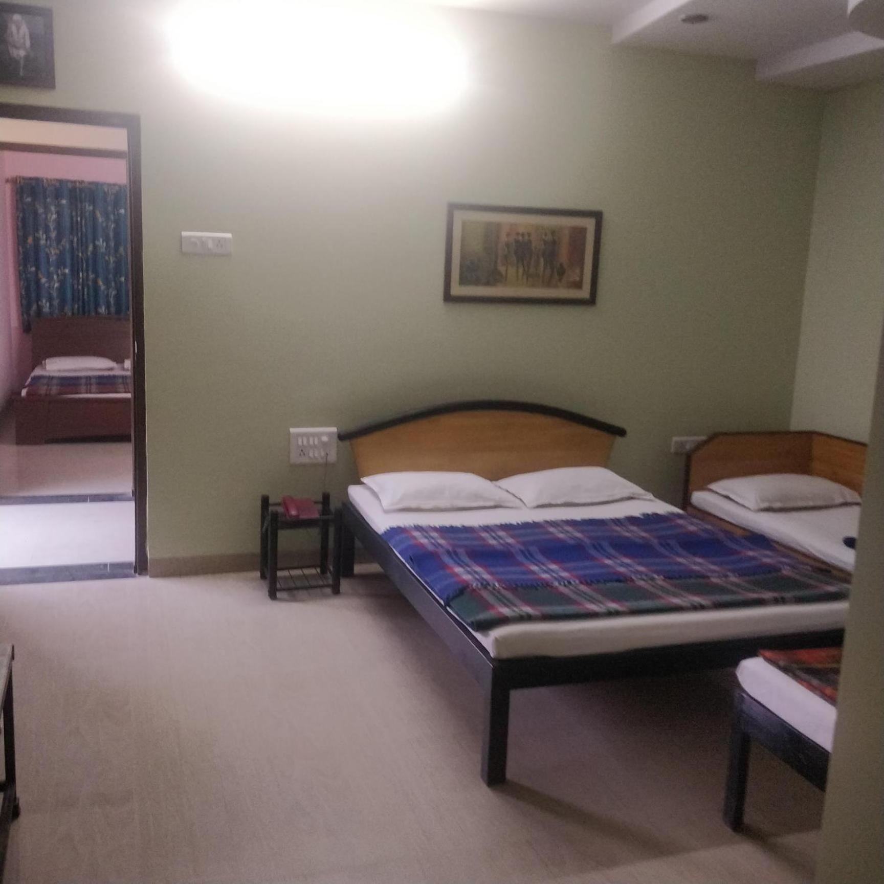 Basic Triple Room photo 3