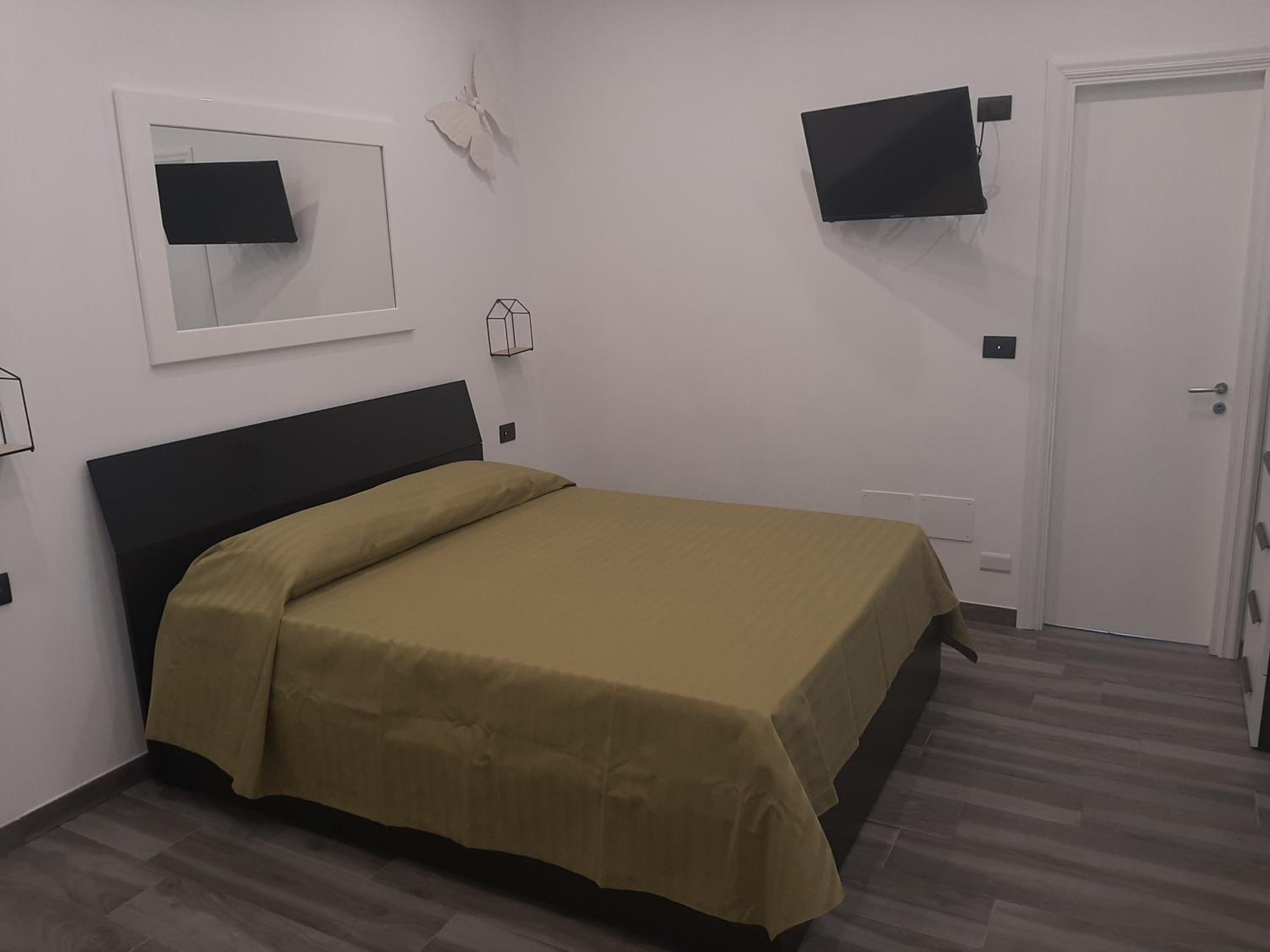 One-Bedroom House photo 1