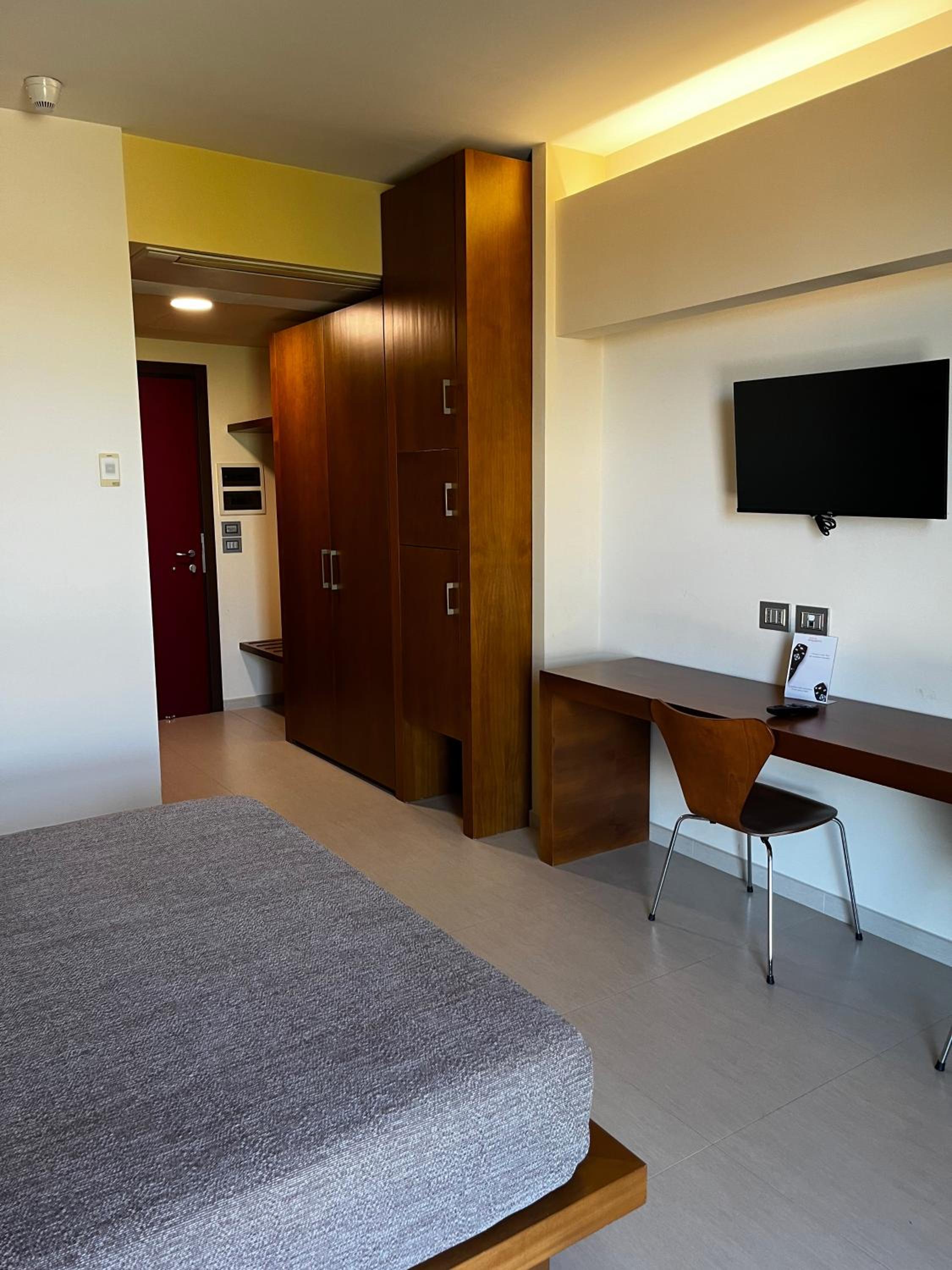 Double or Twin Room - Photo 2
