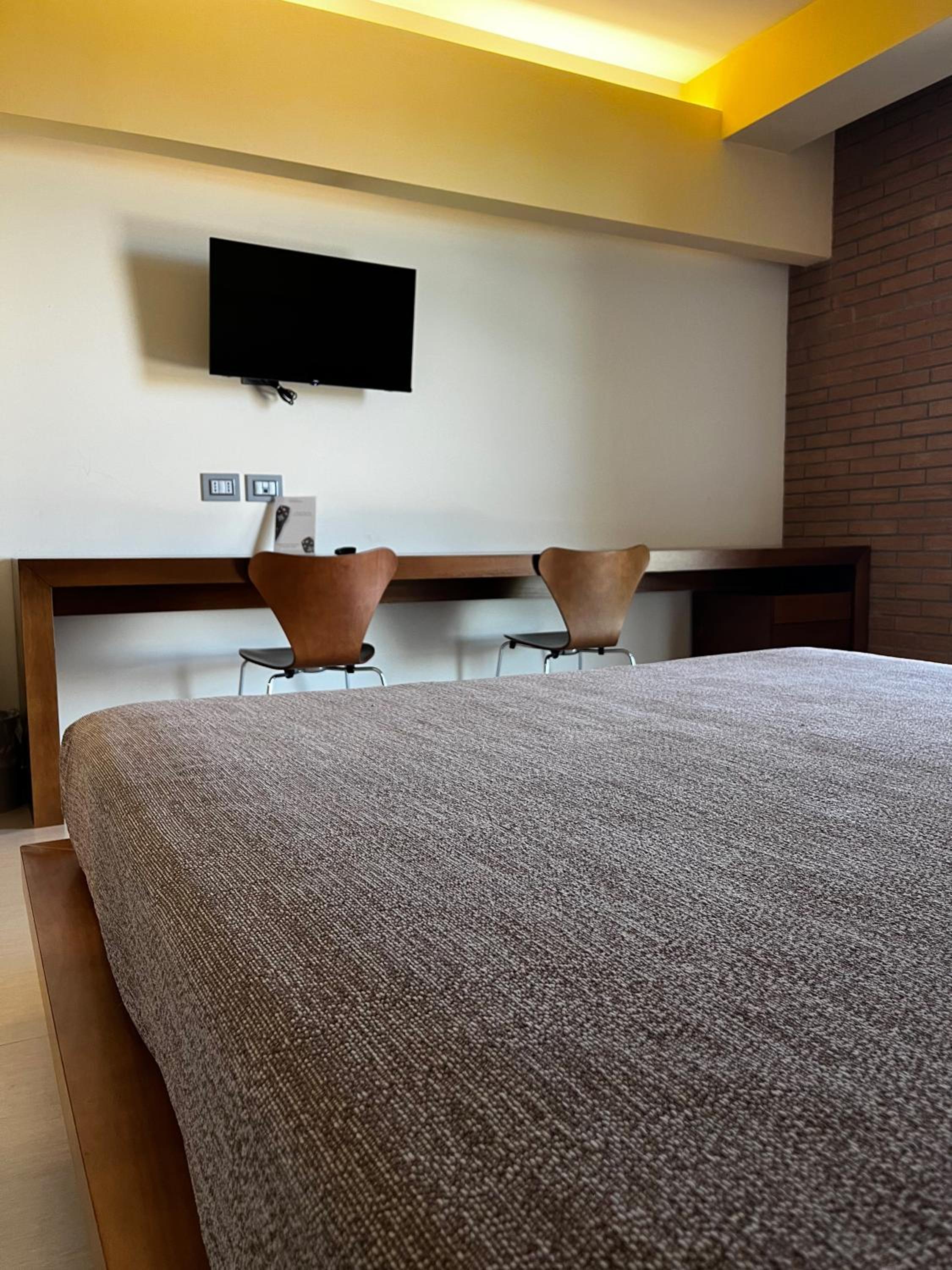 Double or Twin Room - Photo 13