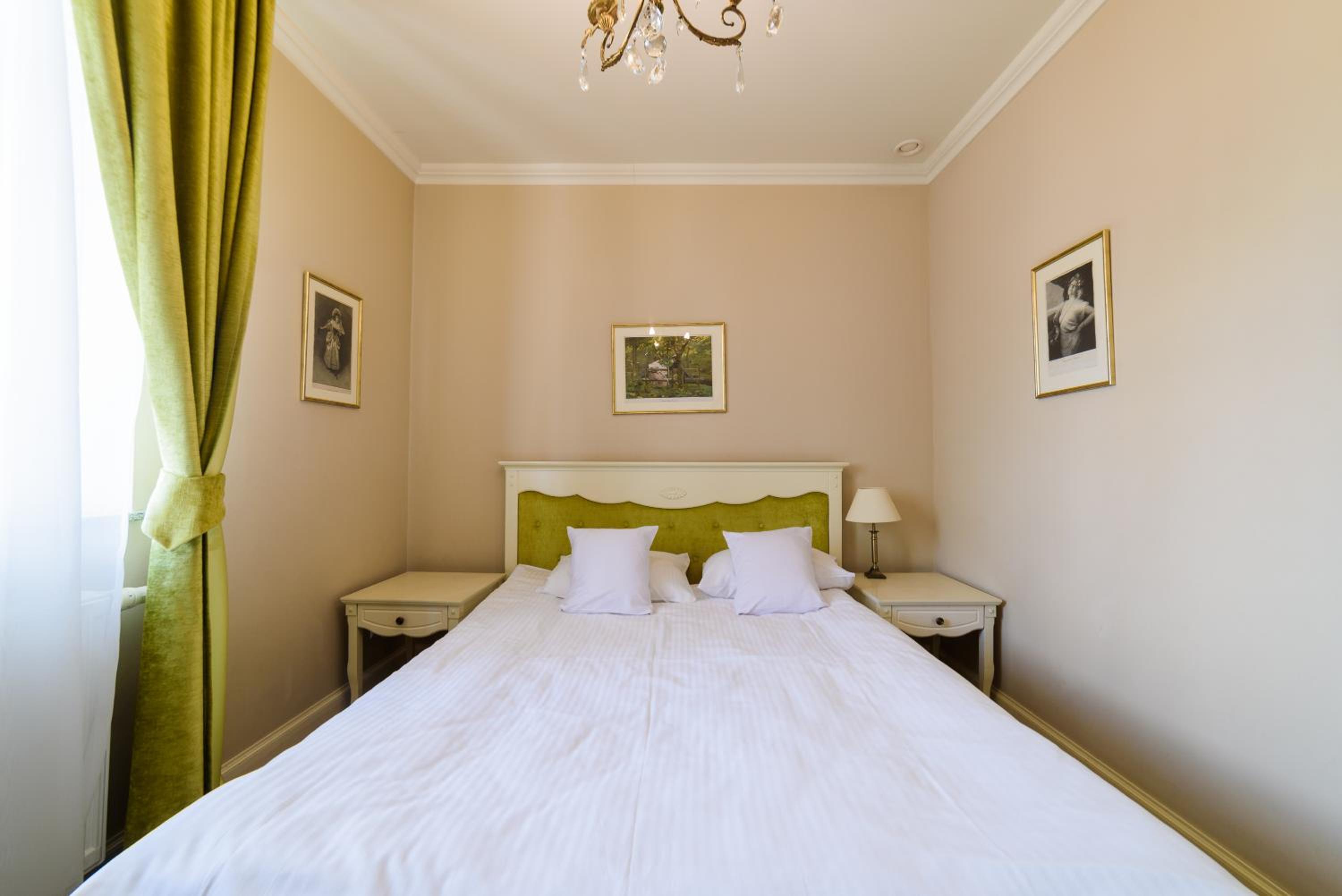 Standard Double Room - Photo 10