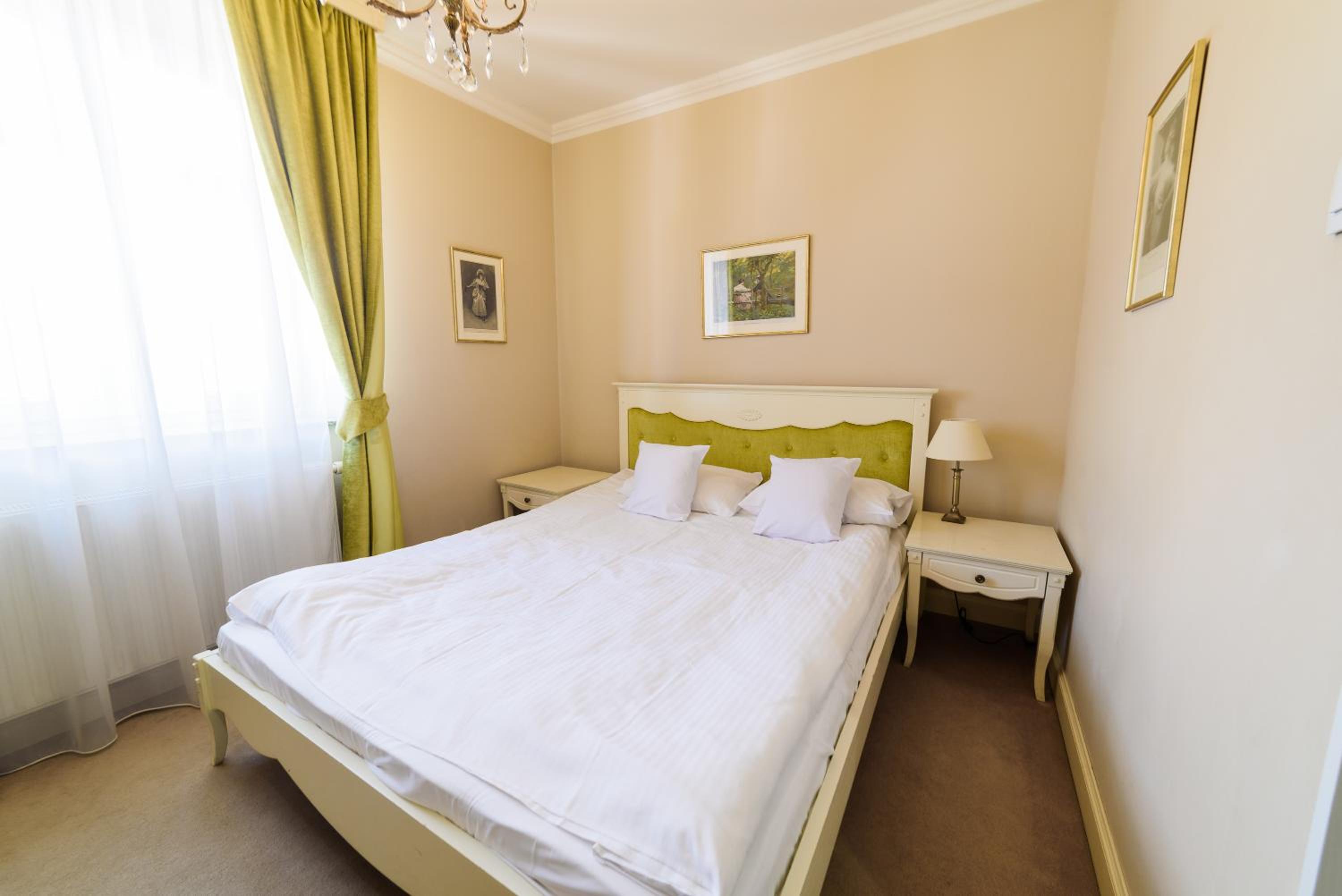 Standard Double Room - Photo 7