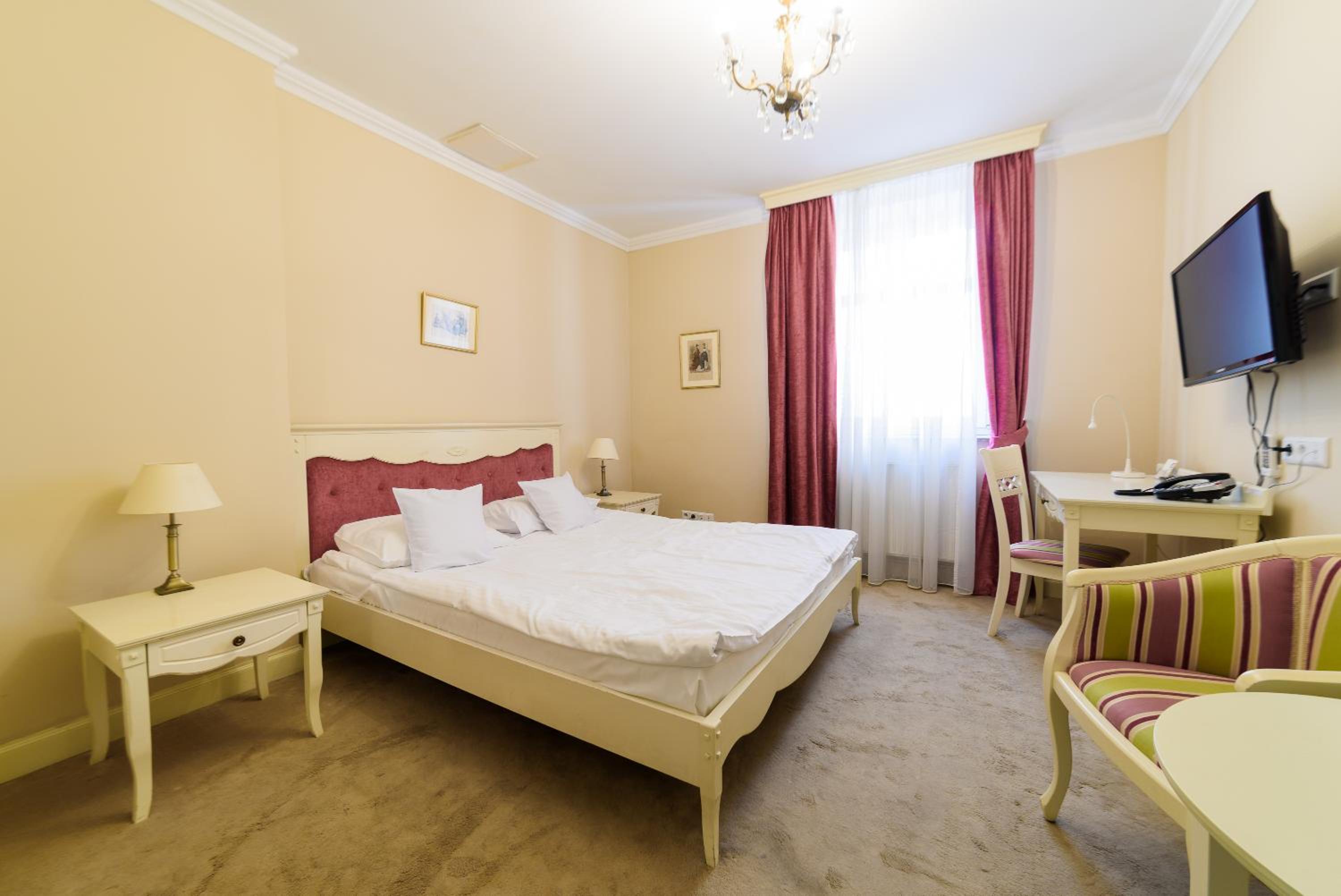 Standard Double Room - Photo 1