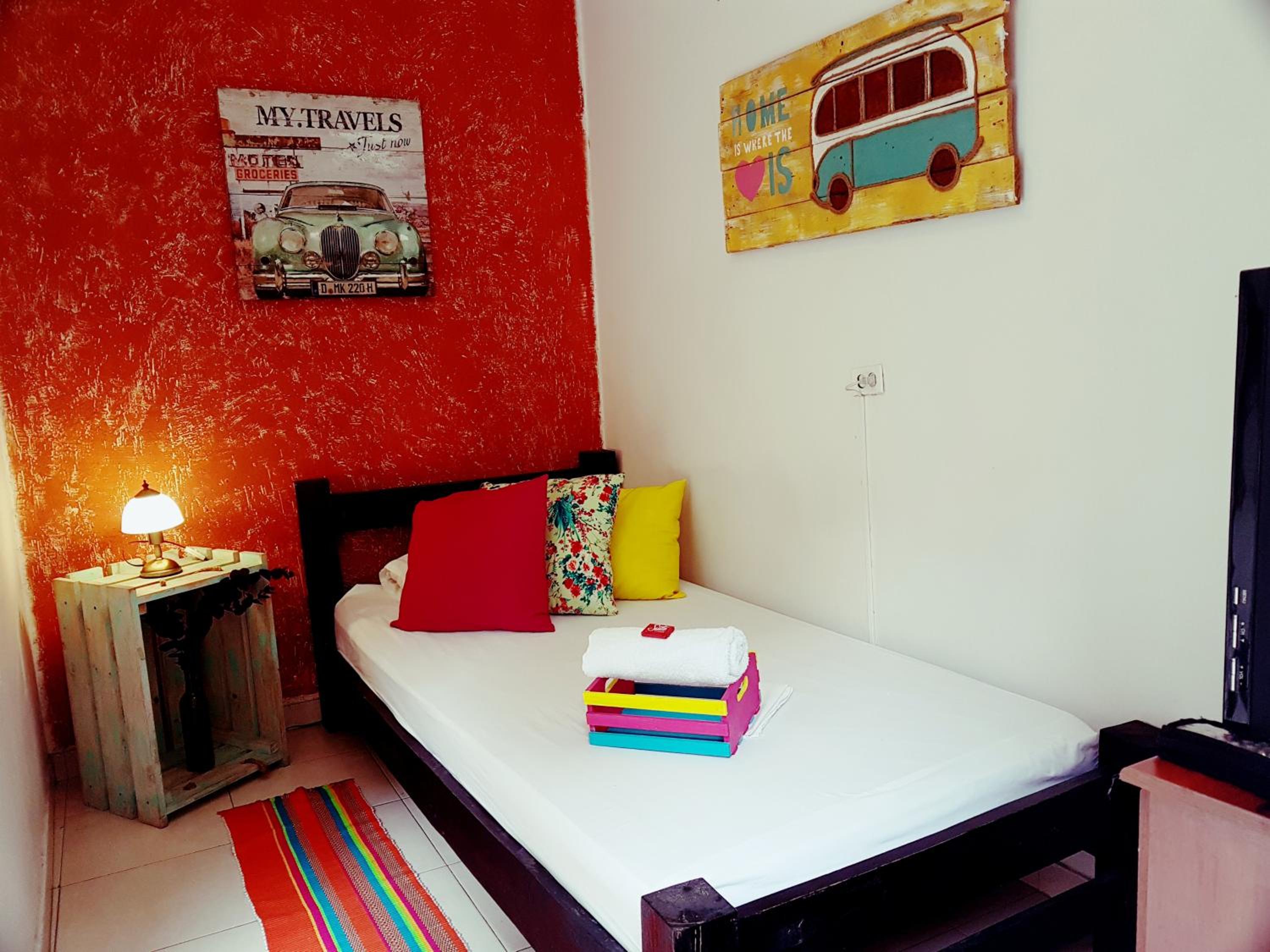 Standard Single Room with Shared Bathroom