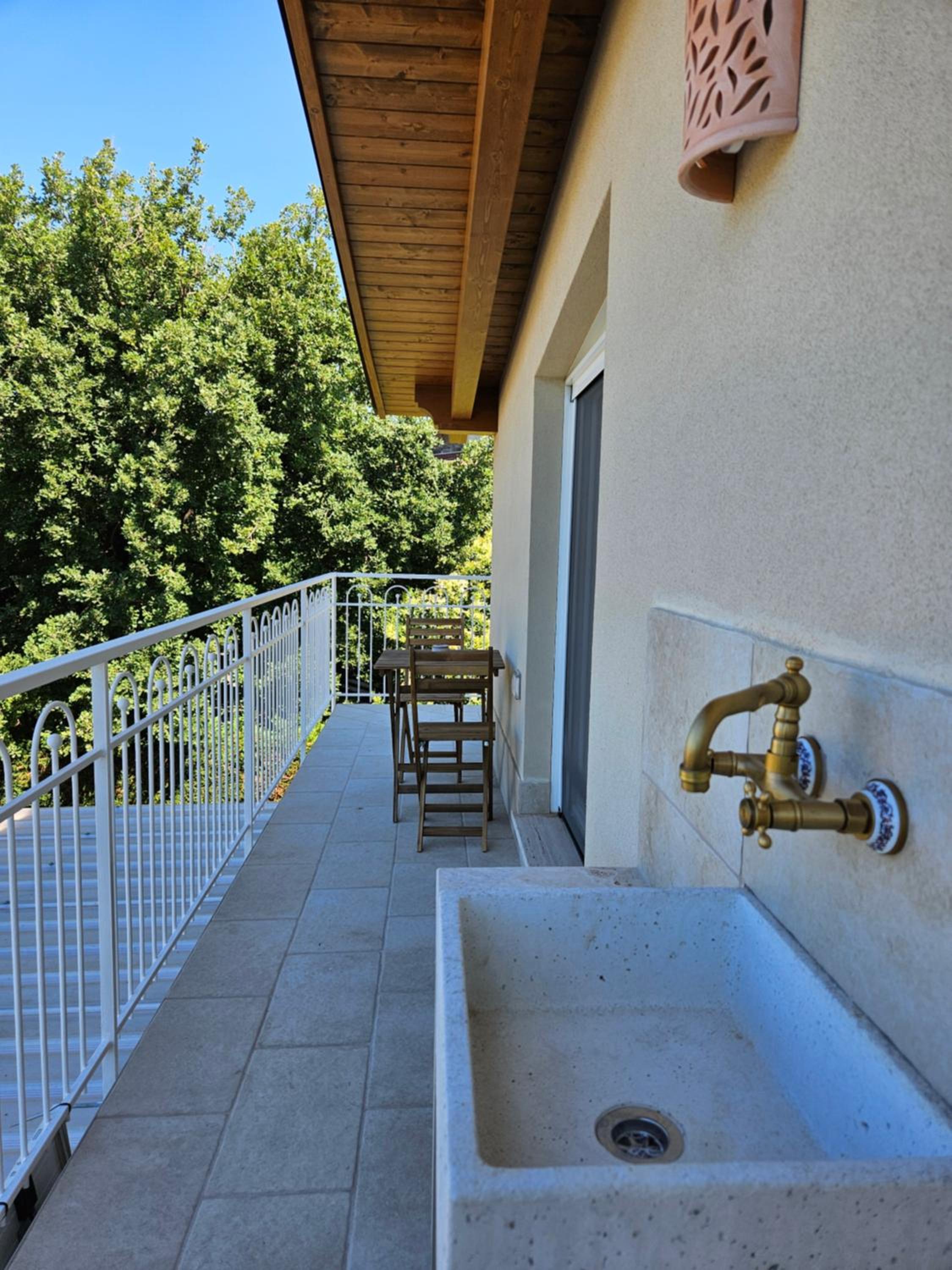 One-Bedroom Apartment with Garden View photo 3