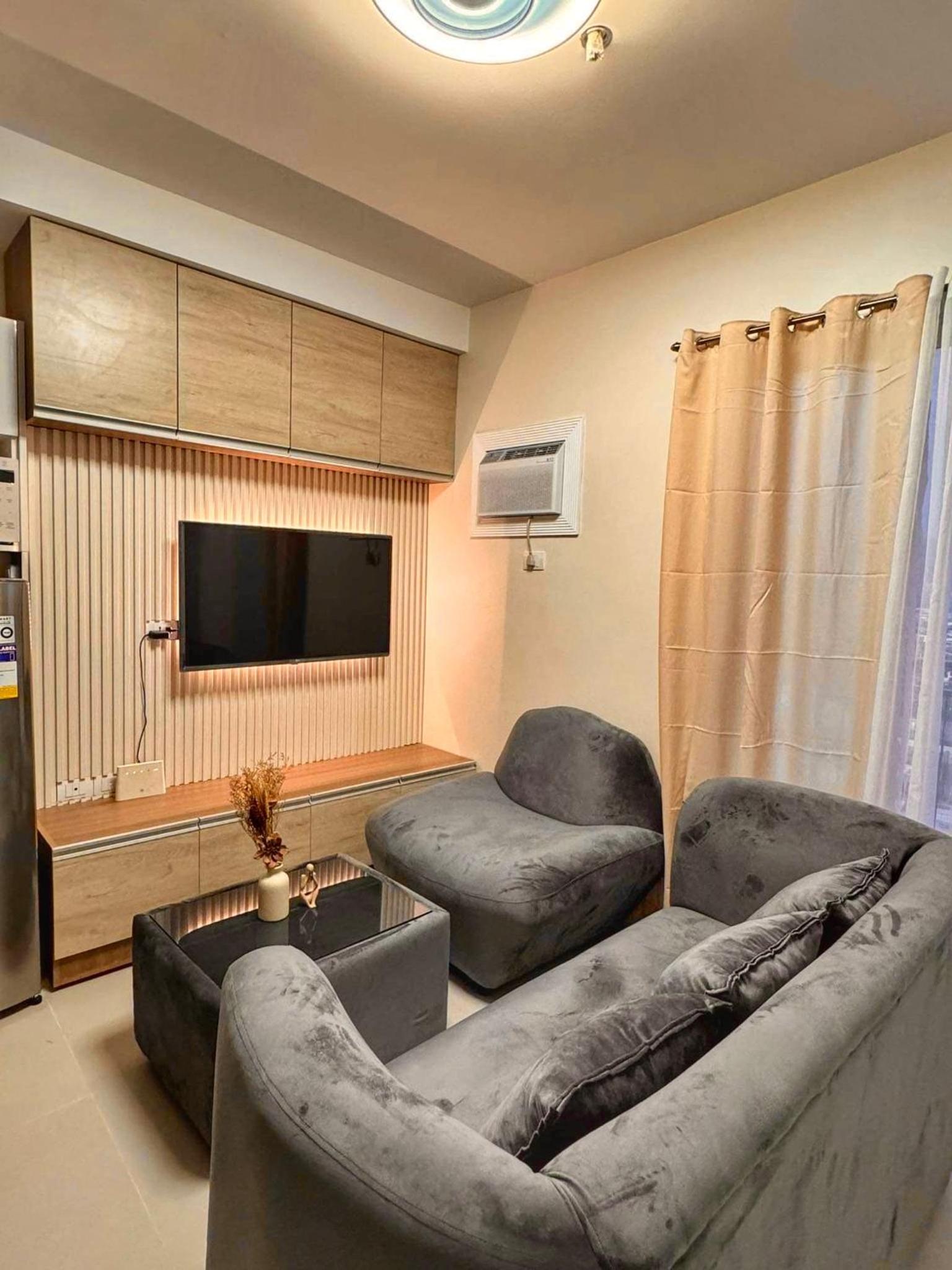 One-Bedroom Apartment - Non-Smoking photo 2