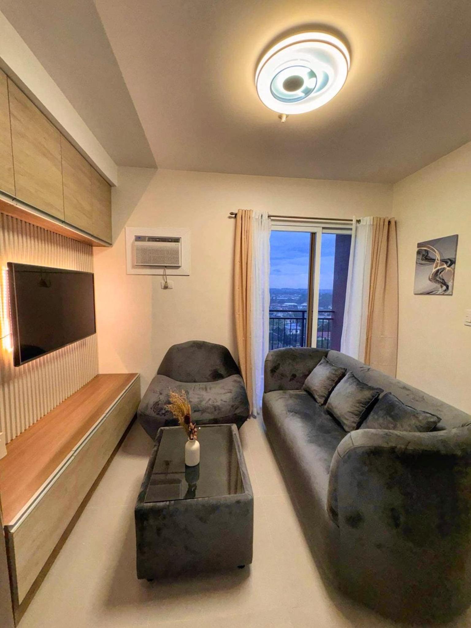 One-Bedroom Apartment - Non-Smoking photo 1