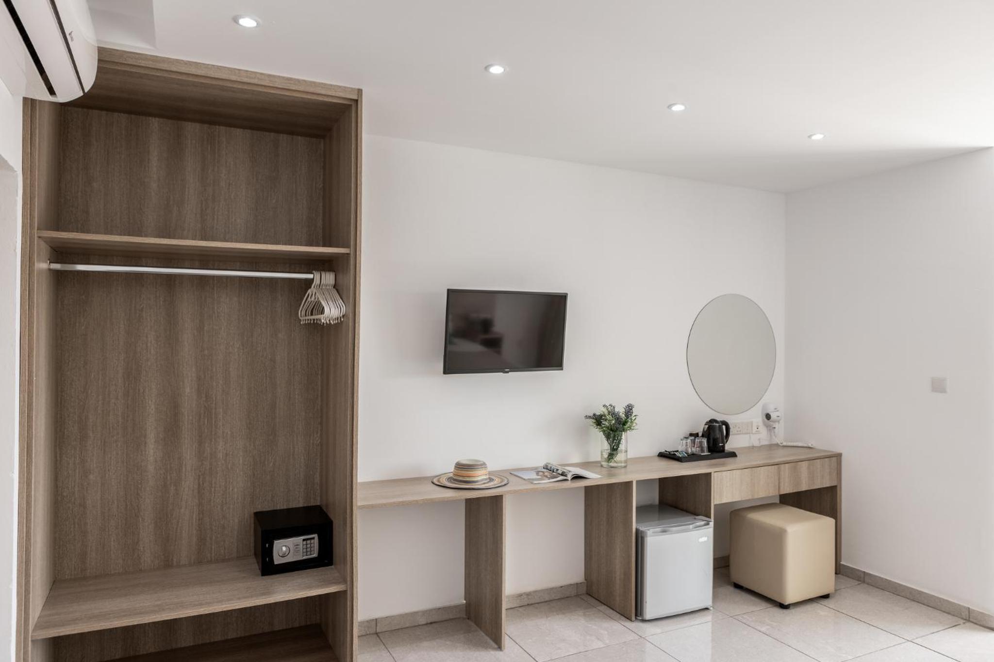 Promo Room