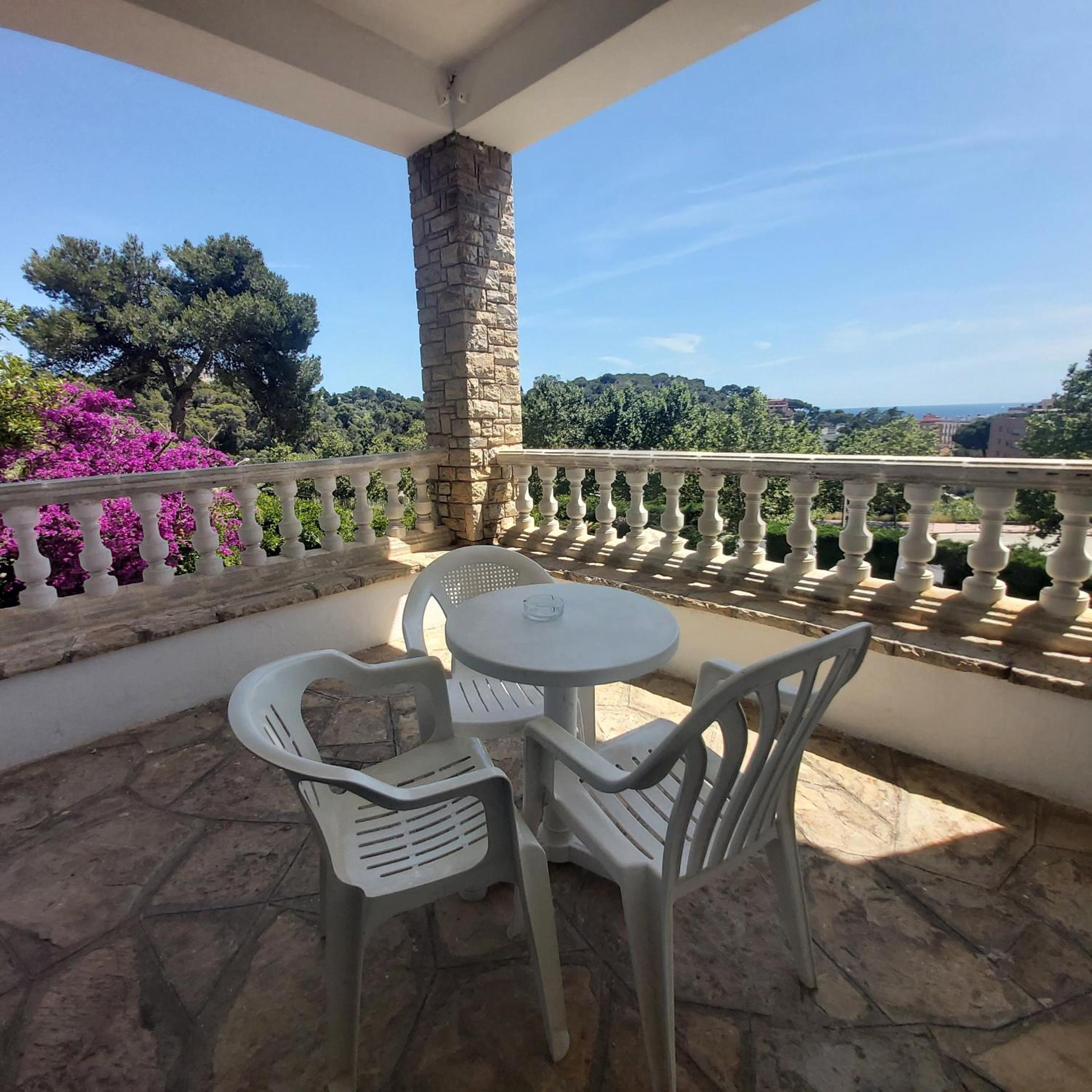 Triple Room with Terrace photo 2