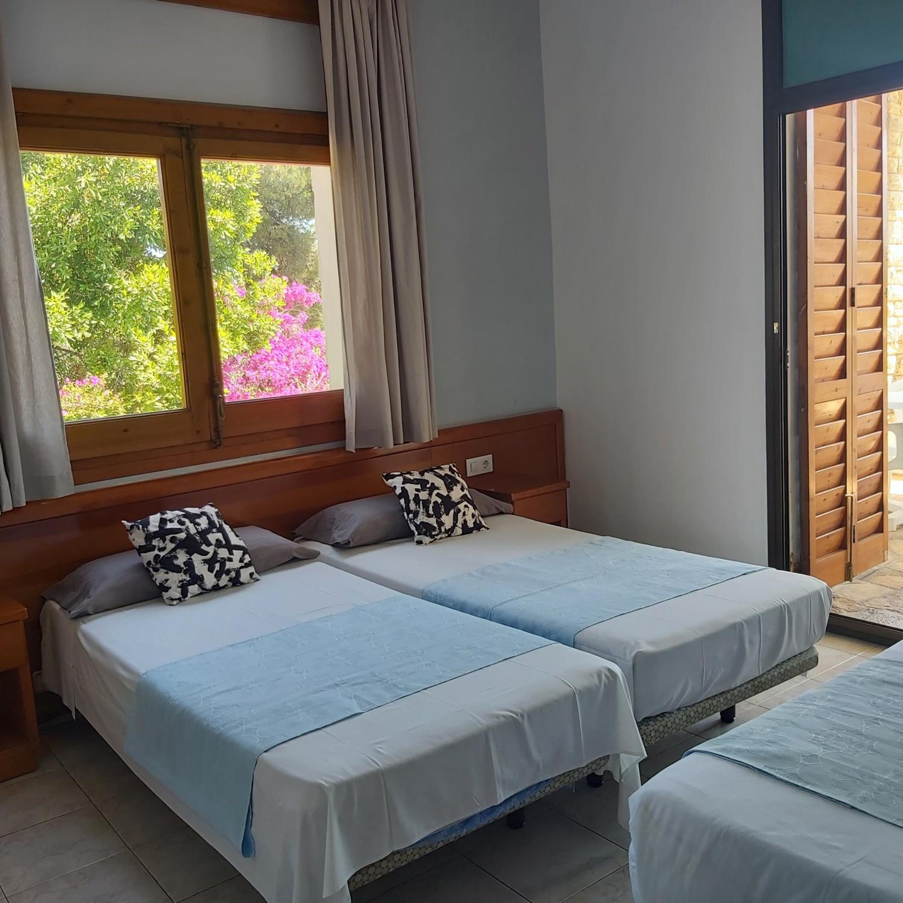 Triple Room with Terrace photo 3