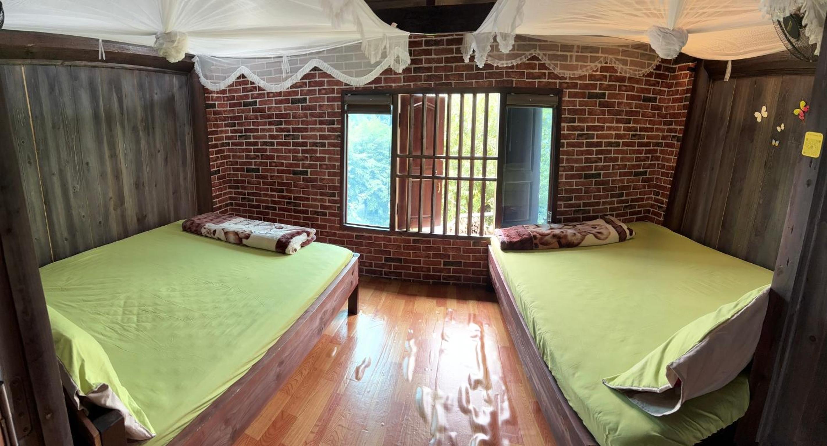 Quadruple Room with Mountain View photo 1
