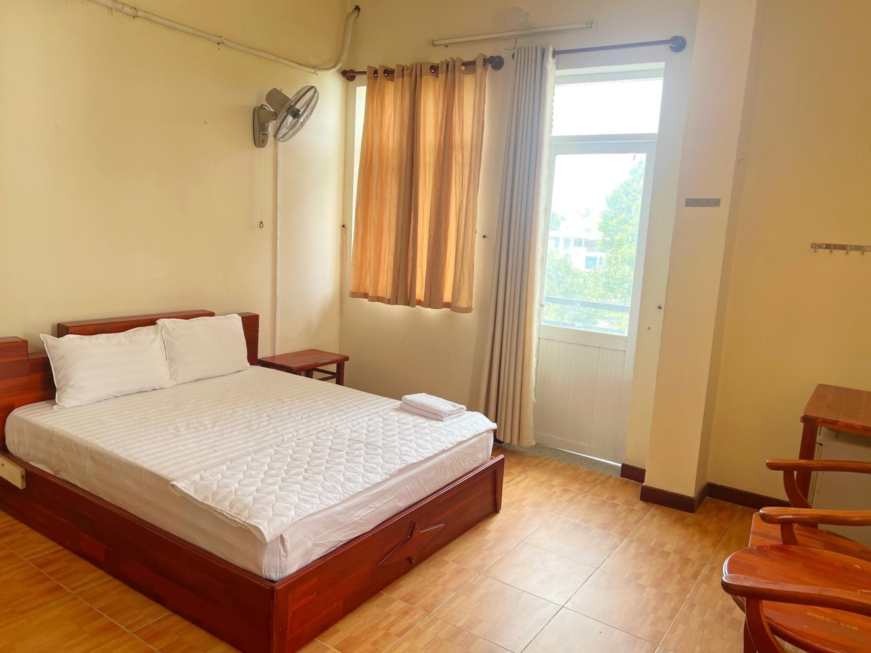 Double Room - Photo 12