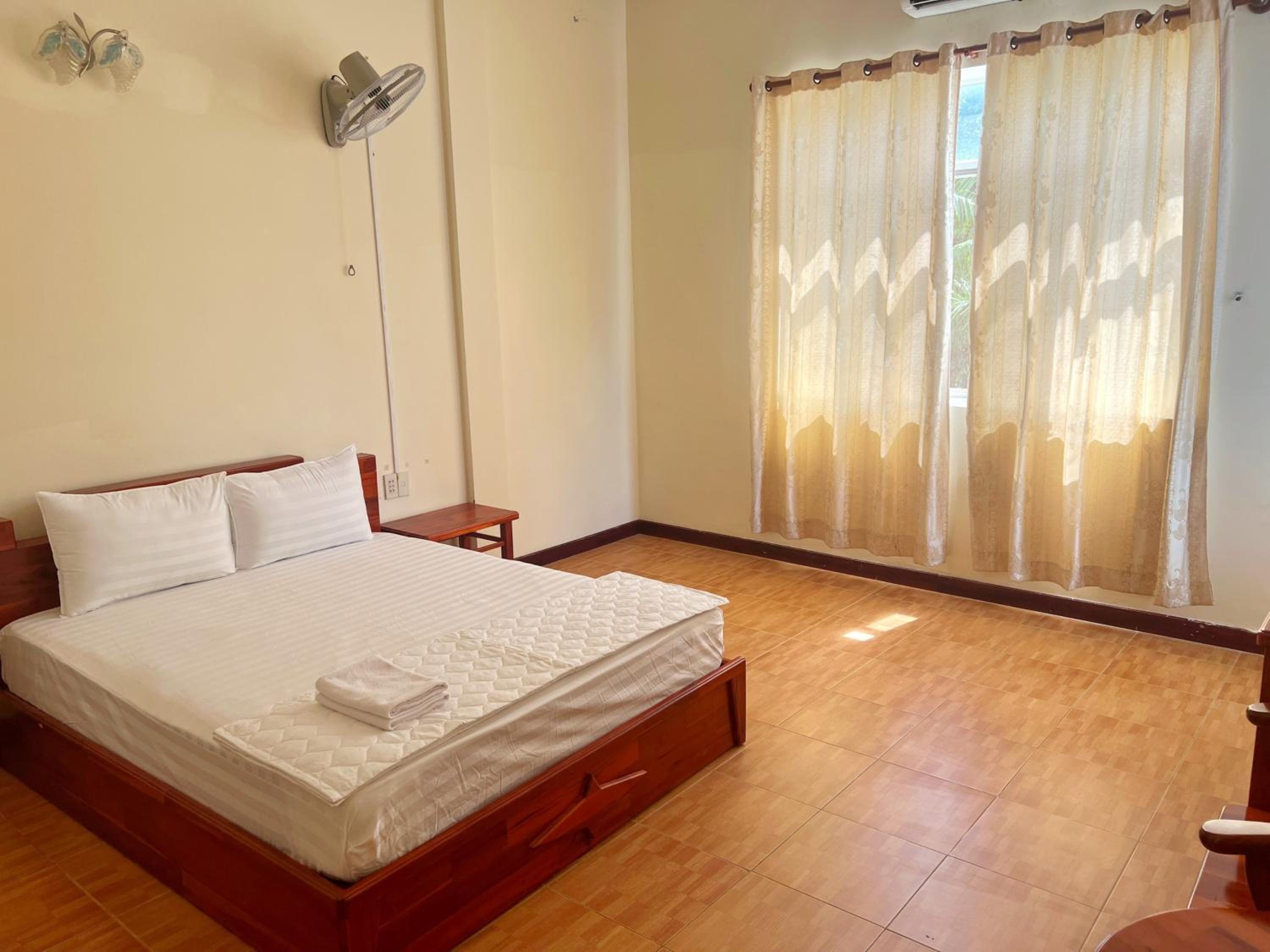 Double Room - Photo 11