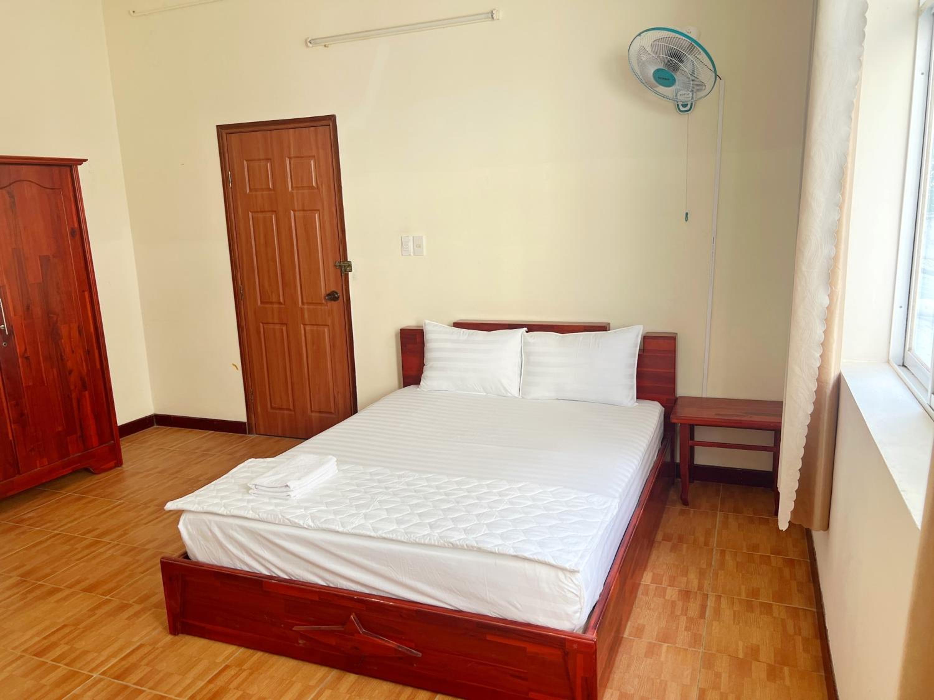 Double Room - Photo 17