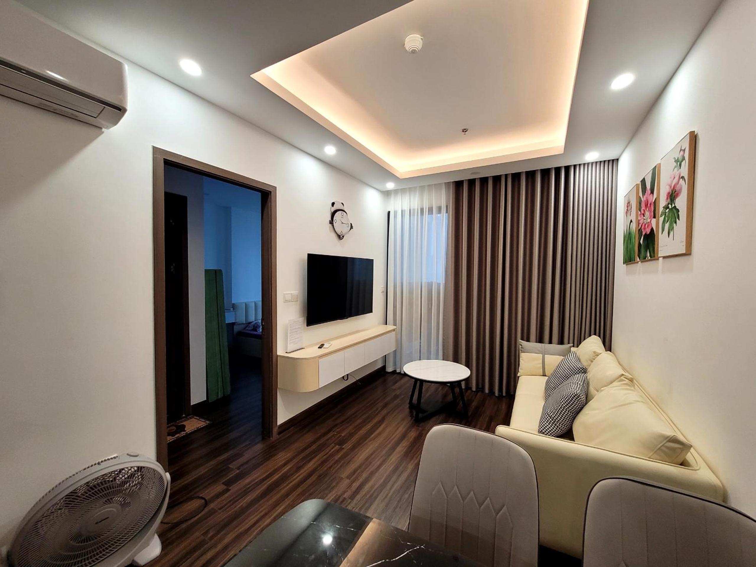 One-Bedroom Apartment photo 1