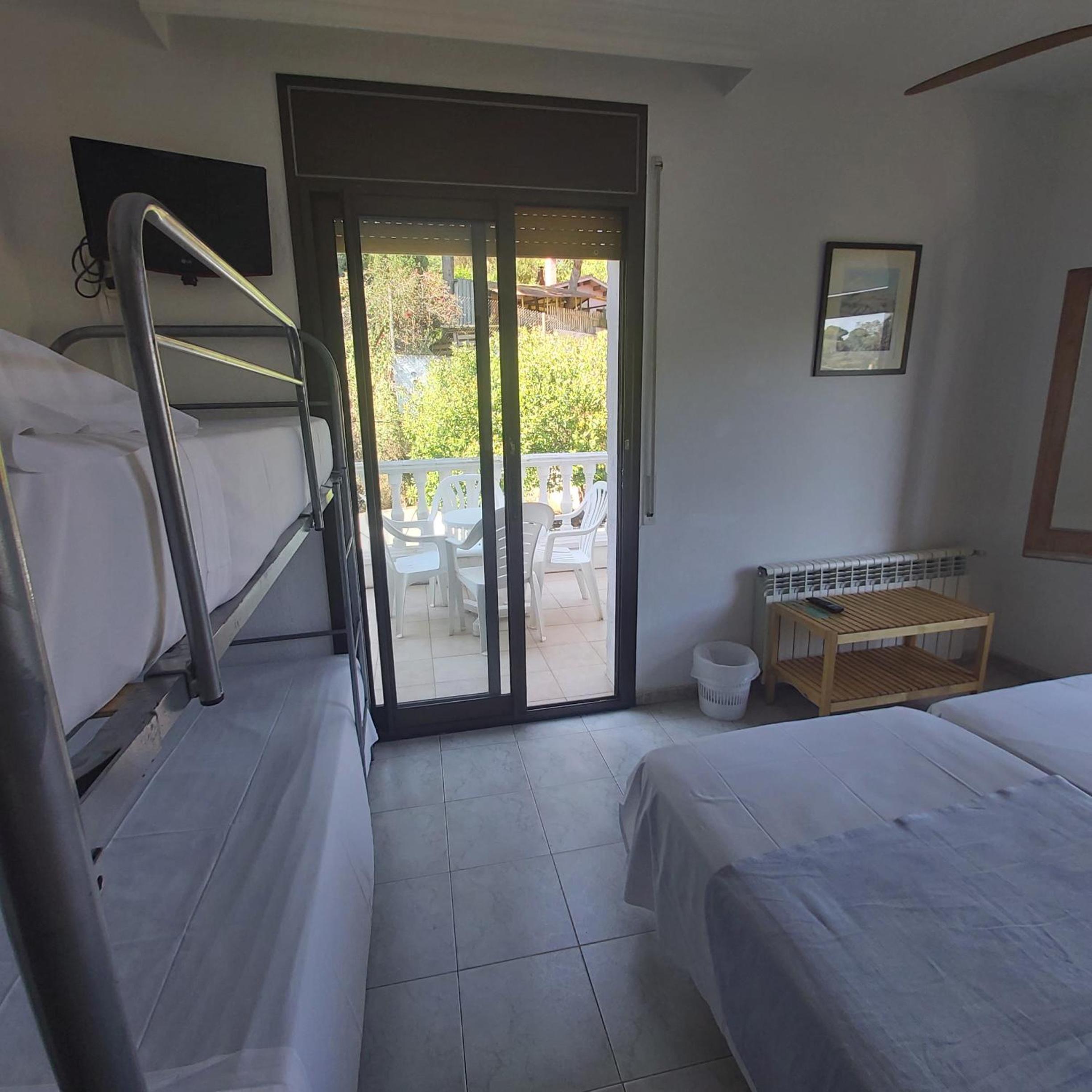 Habitación Familiar con Vista a la Montaña