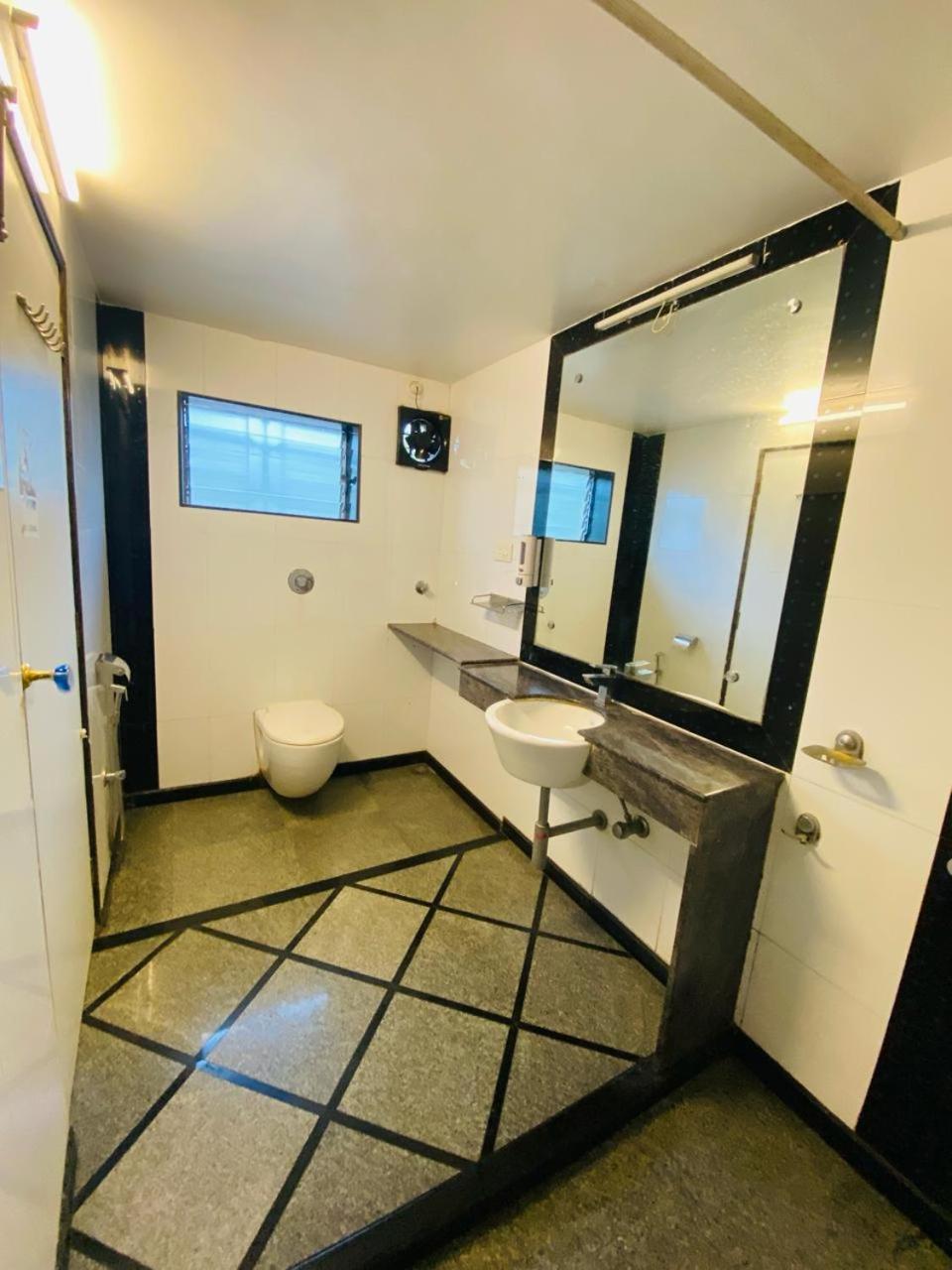 Deluxe Family Suite photo 3