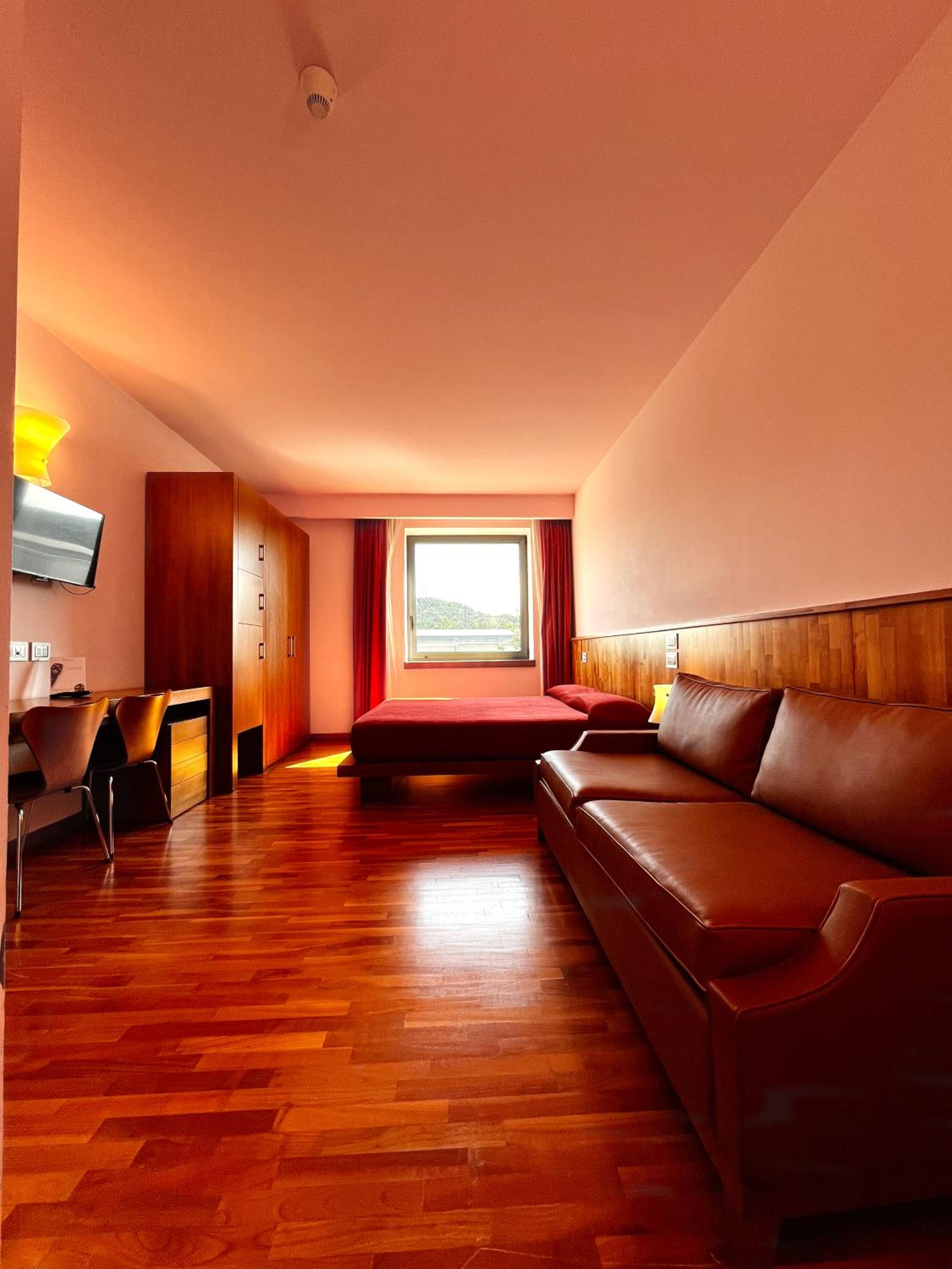 Suite - Photo 6