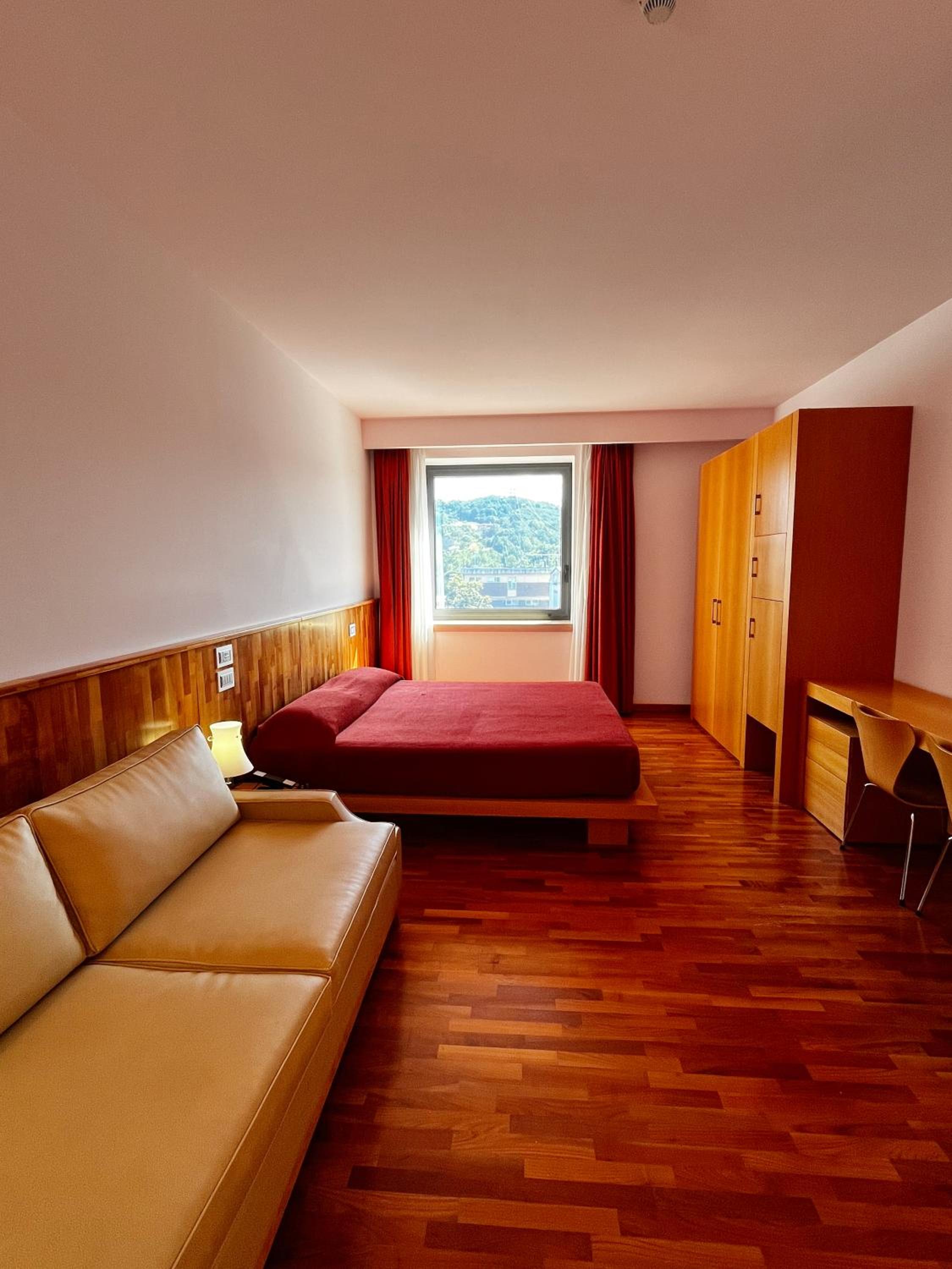 Suite - Photo 20