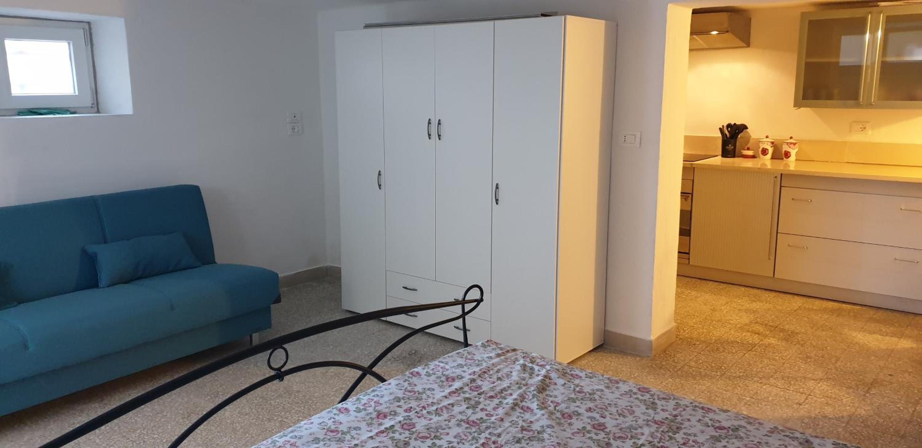 One-Bedroom Apartment photo 3