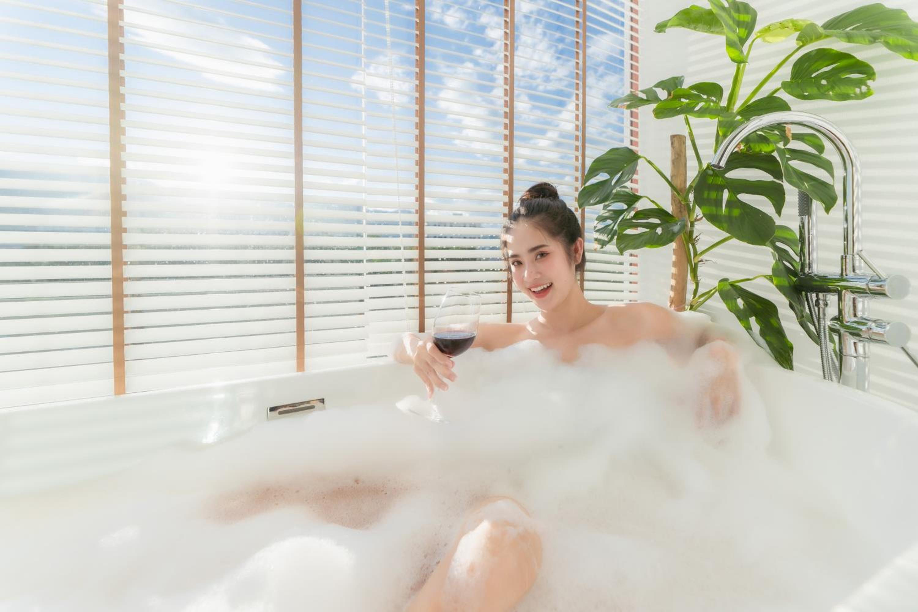 Suite Mountain View with Bathtub - Photo 20