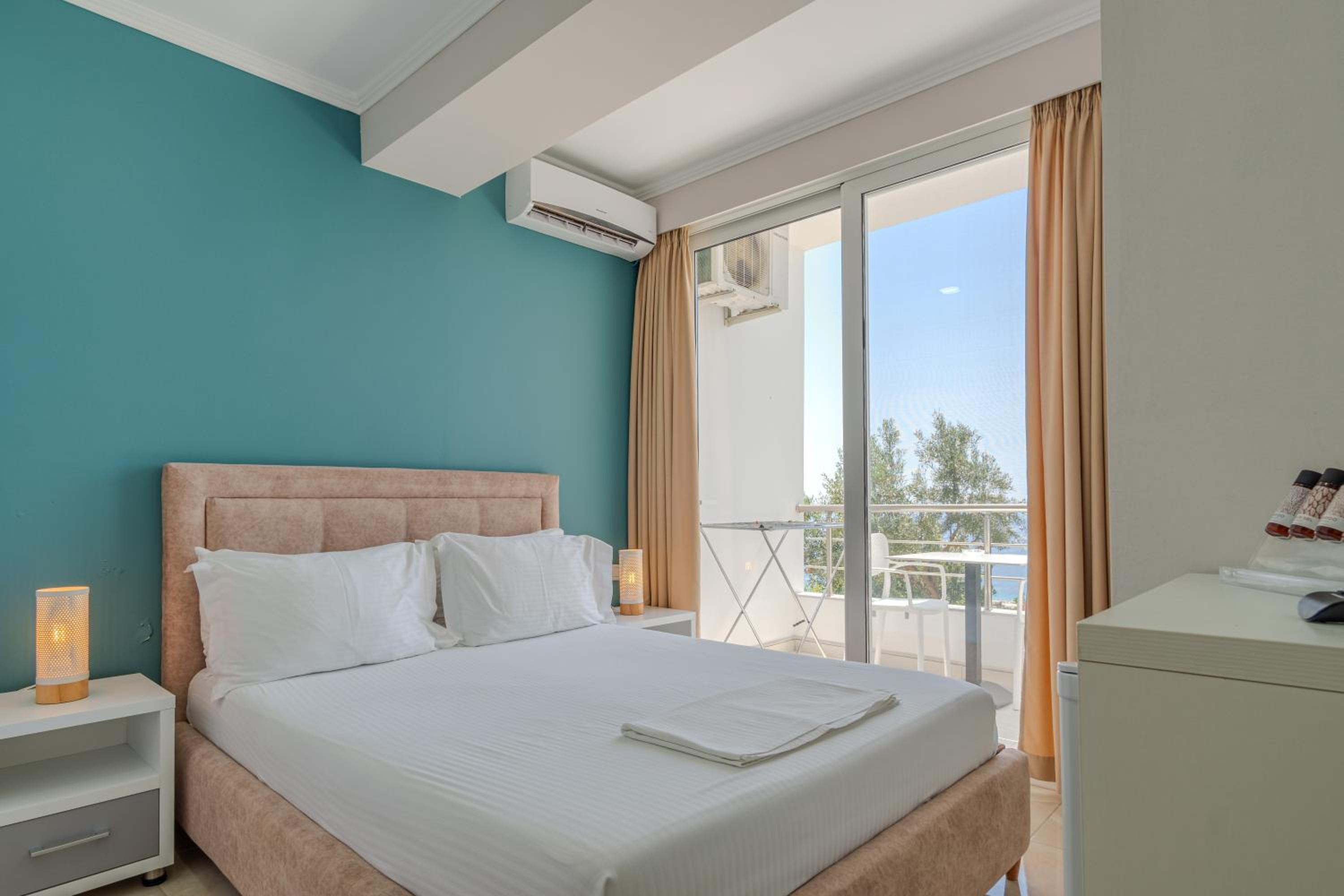Double Room with Balcony and Sea View