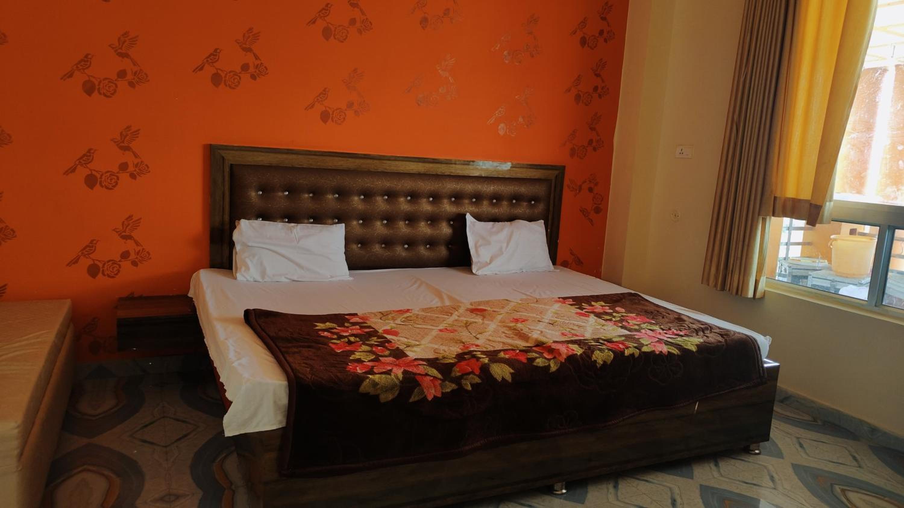 Deluxe Double Room (2 Adults + 1 Child)