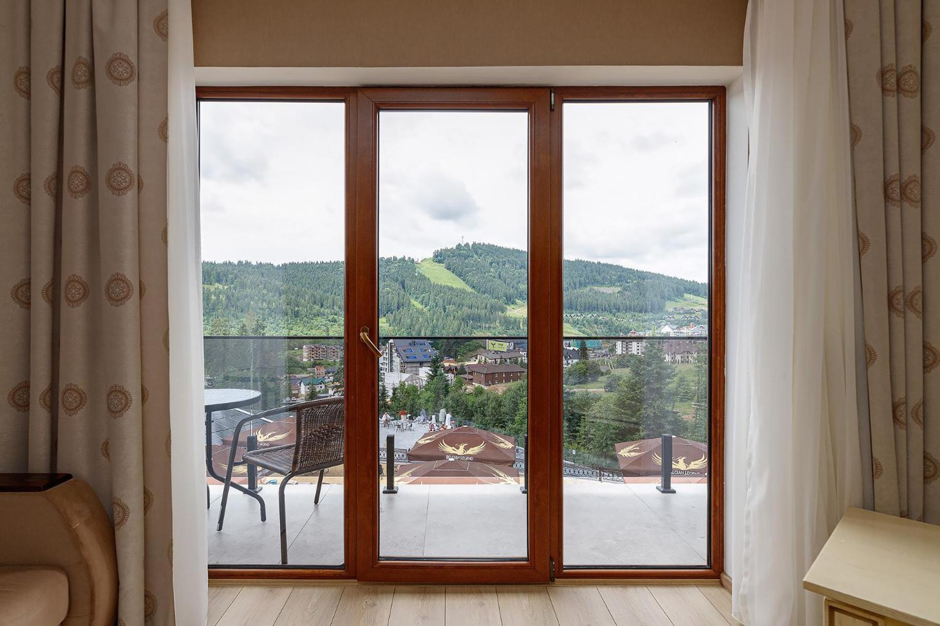 Superior Junior Suite with Balcony, Mountain View and Spa Access