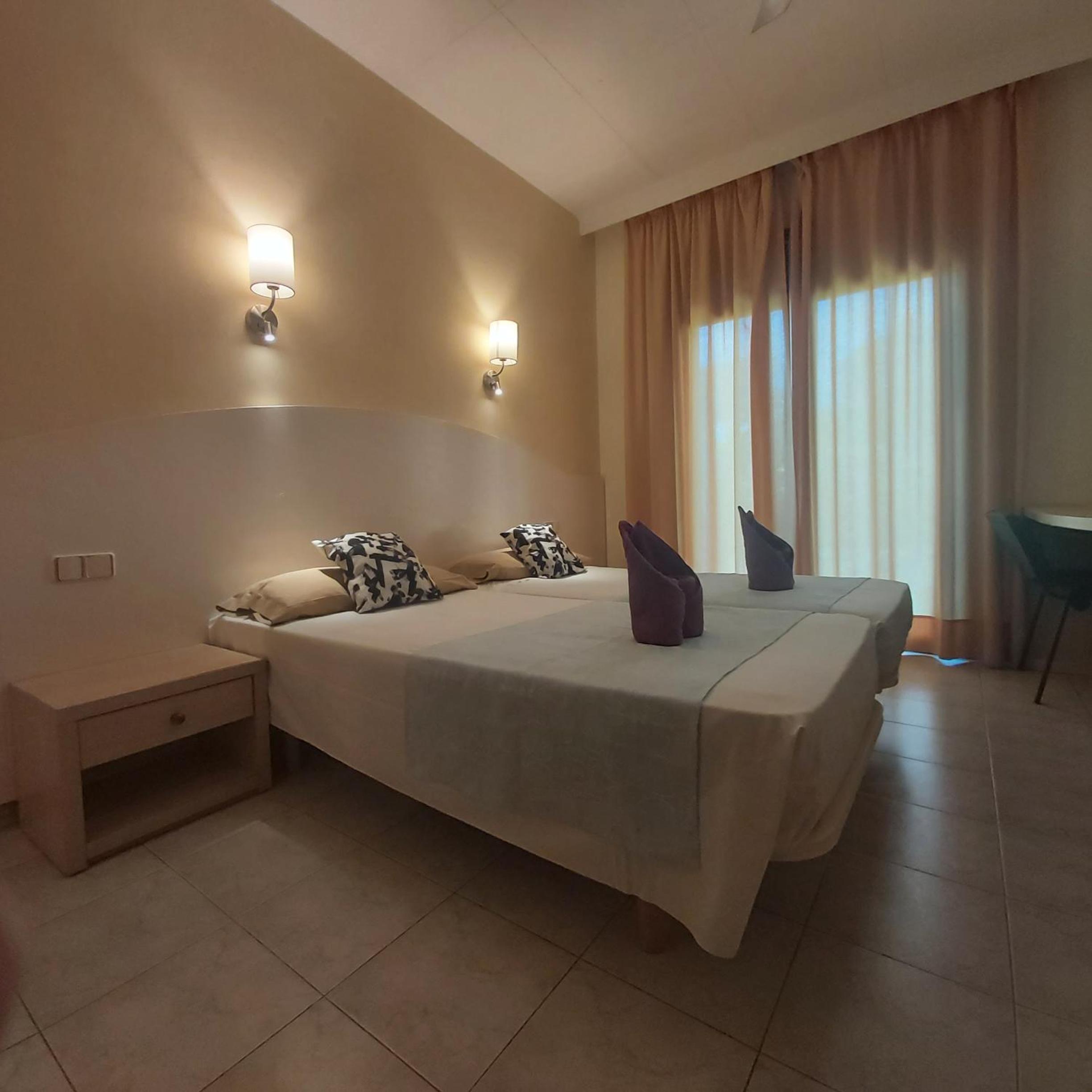 Twin Room with Terrace photo 3