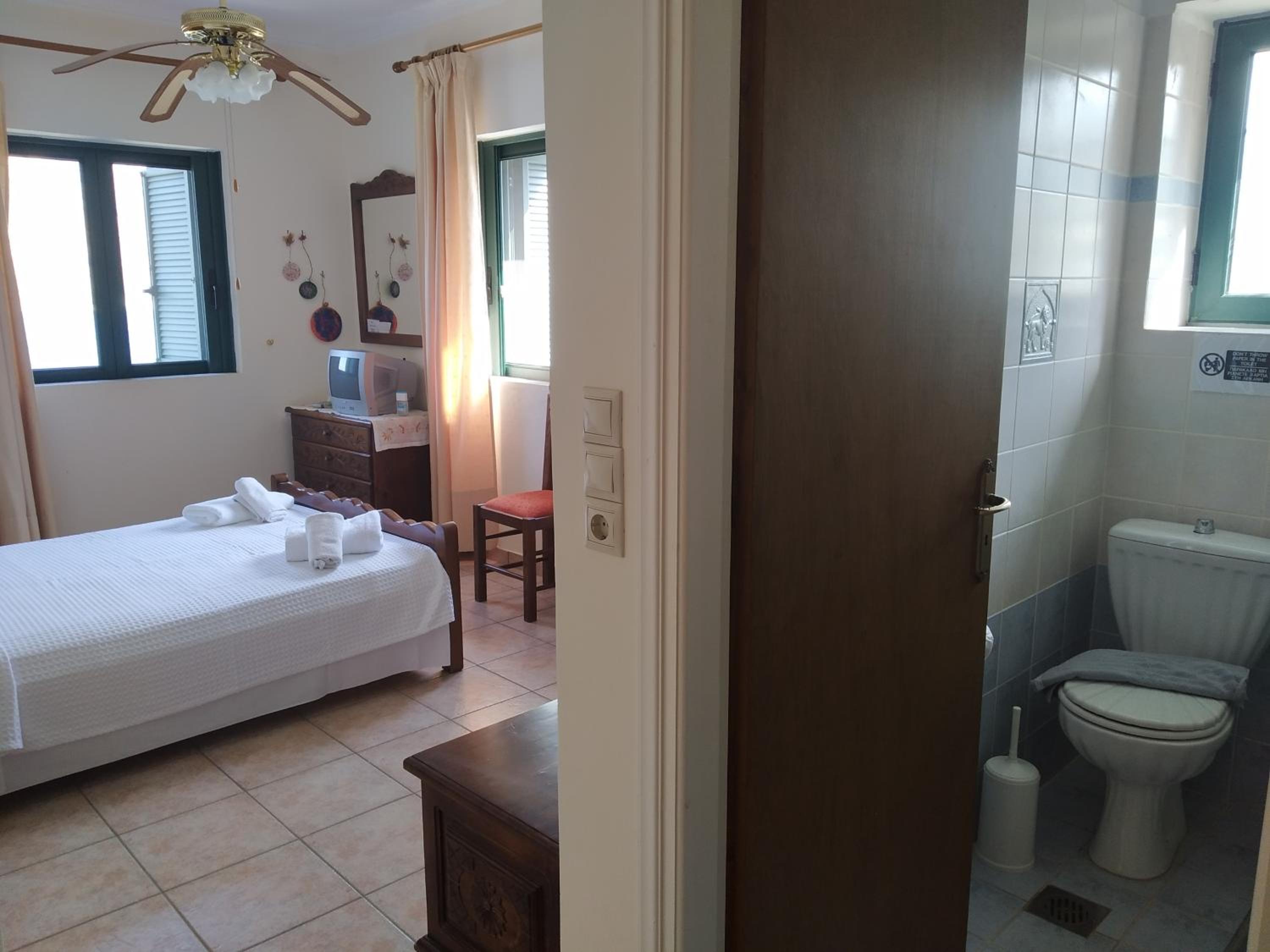 Double or Twin Room with Partial Sea View