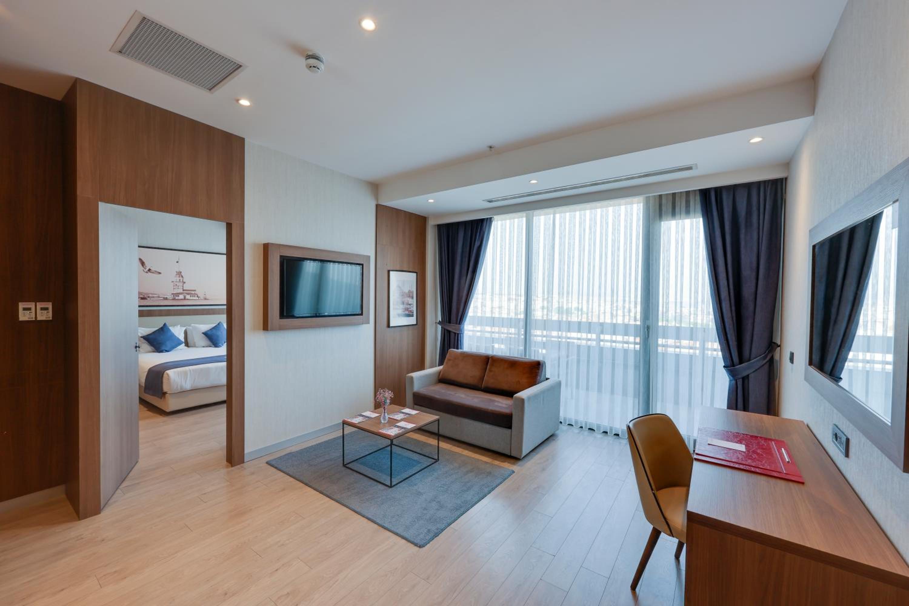 Terrace King Suite - Non-Smoking