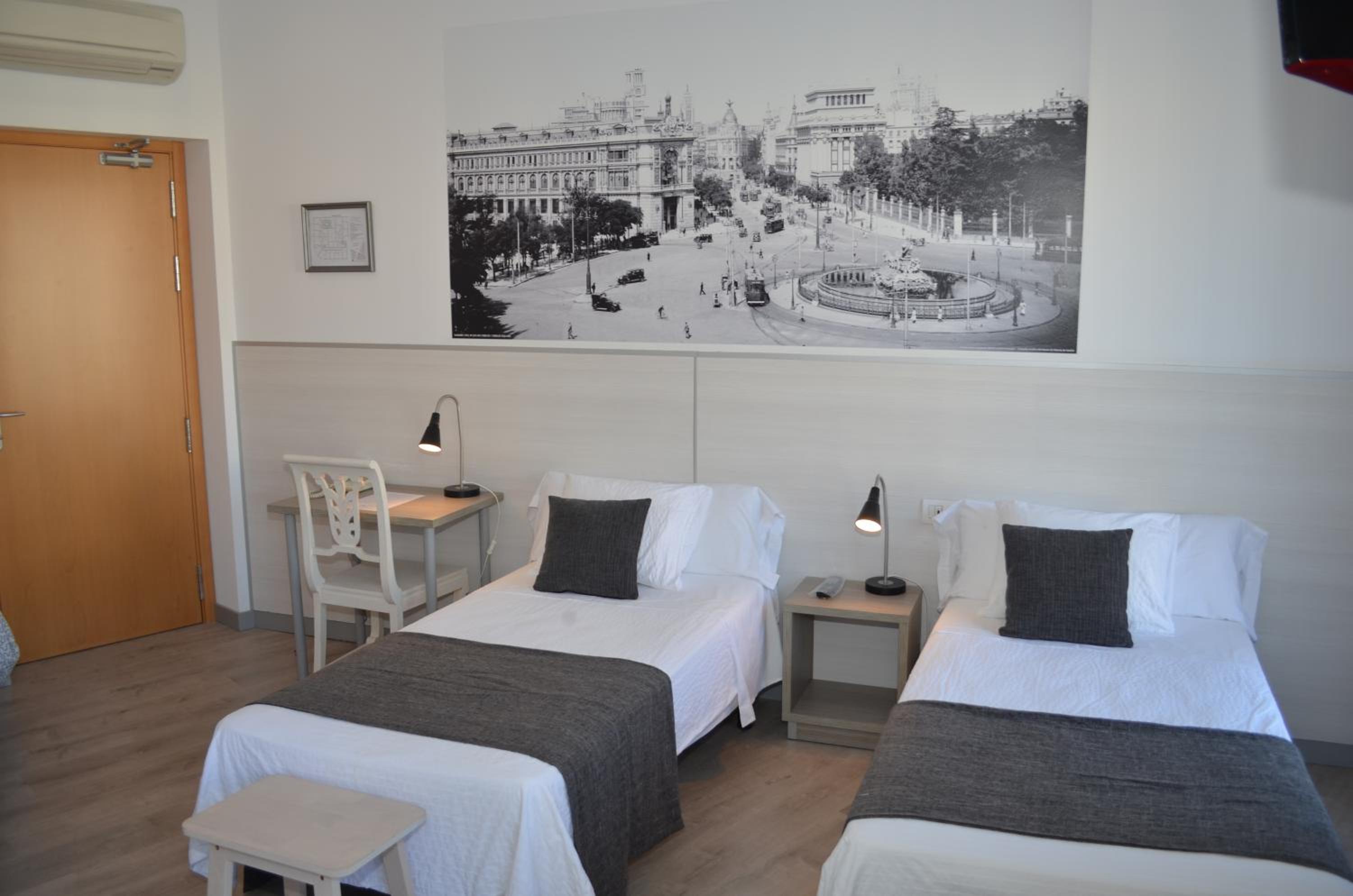Double or Twin Room - Photo 17