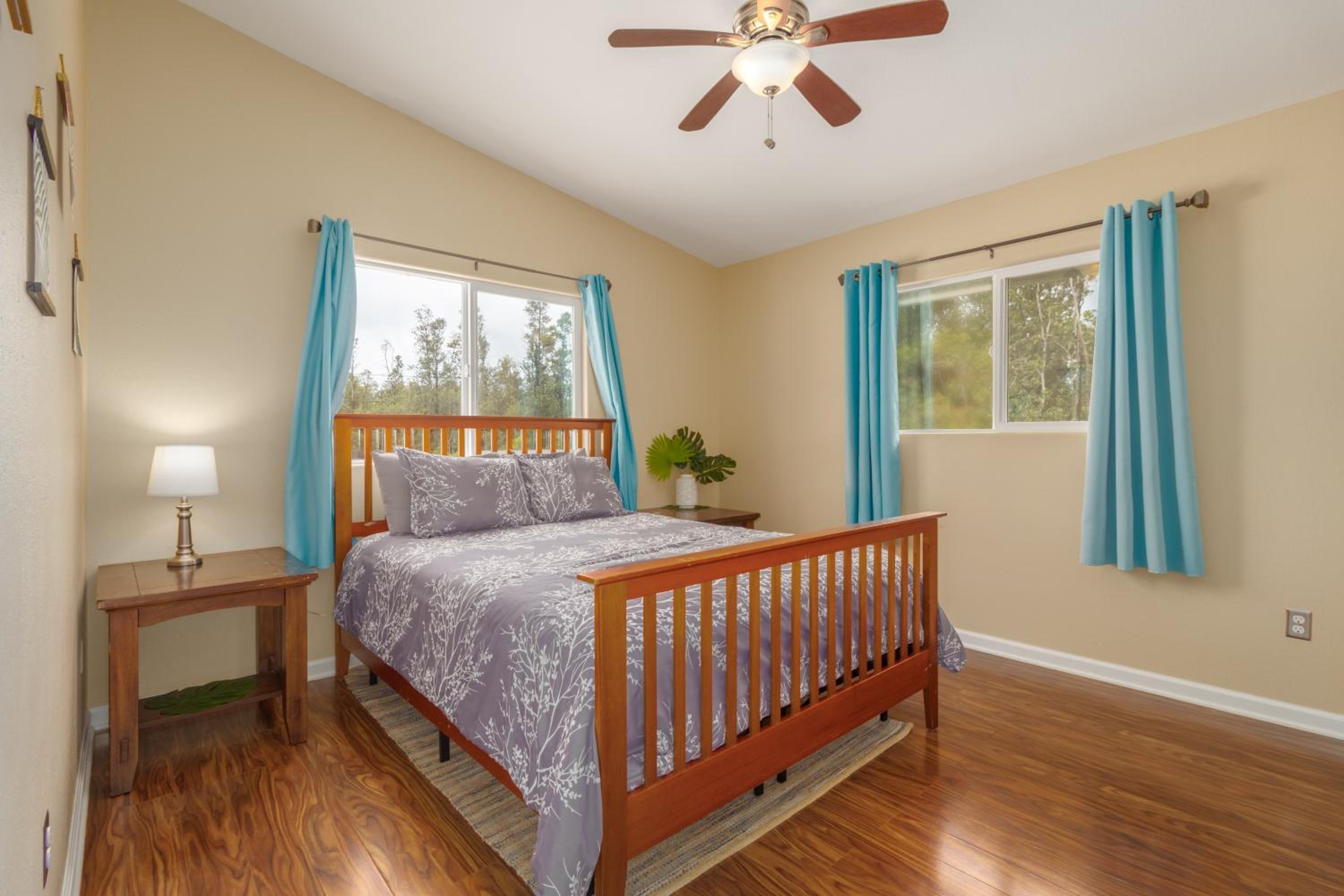 Six-Bedroom House photo 1