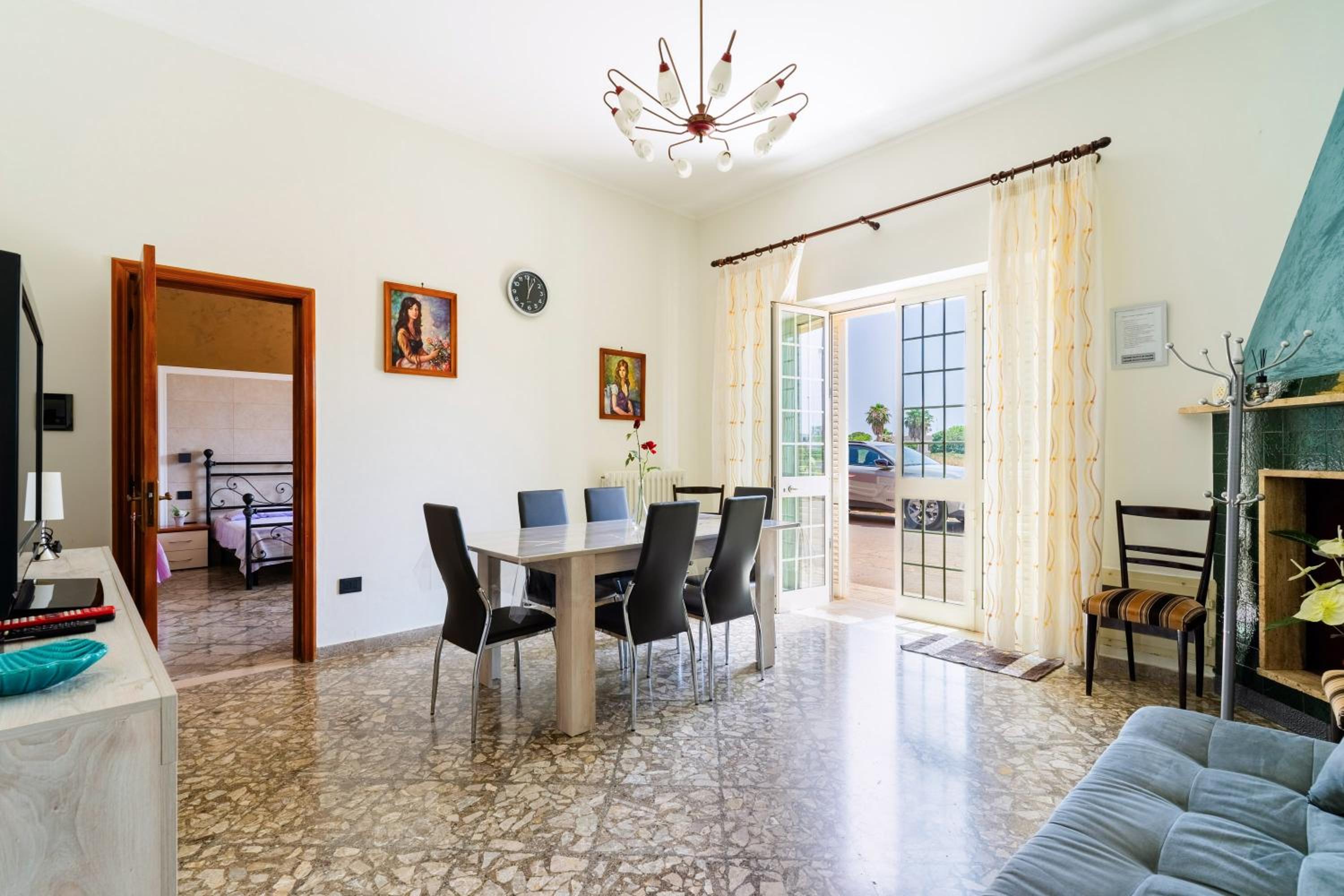 Two-Bedroom Deluxe Apartment with Garden View photo 3