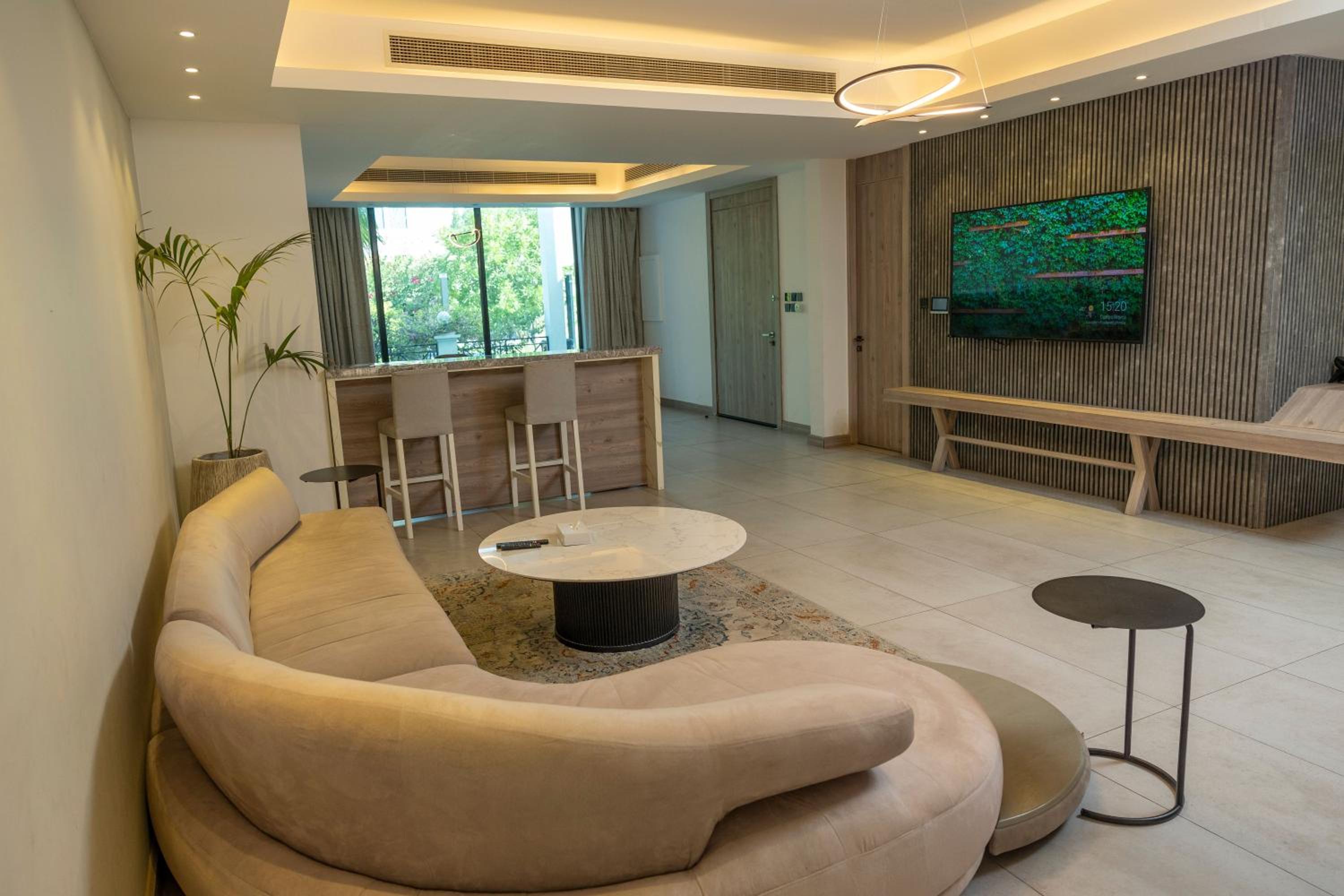 Luxury Three bedrooms apartment with Private outdoor pool photo 1