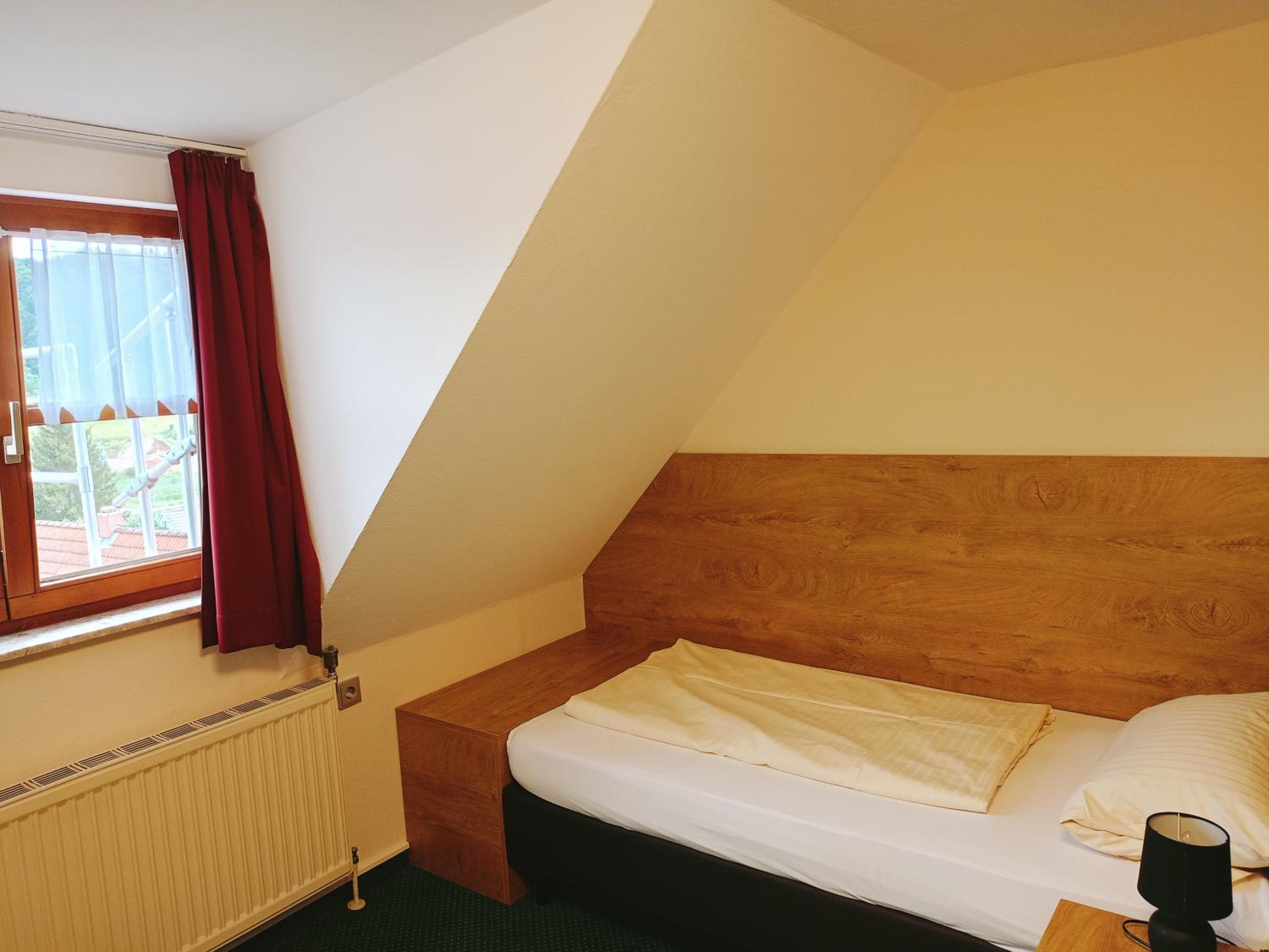 Standard Twin Room photo 3