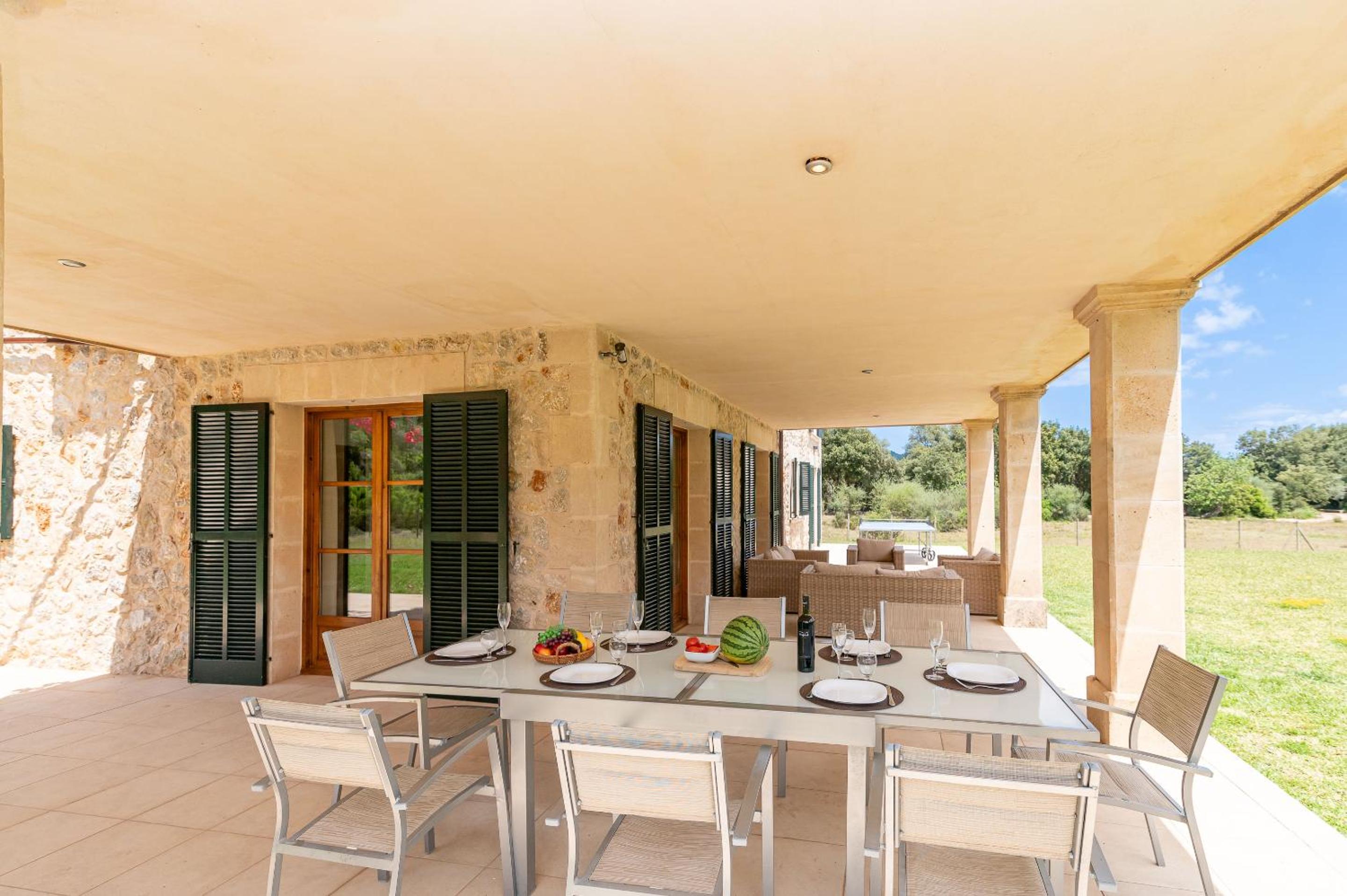 Villa photo 2