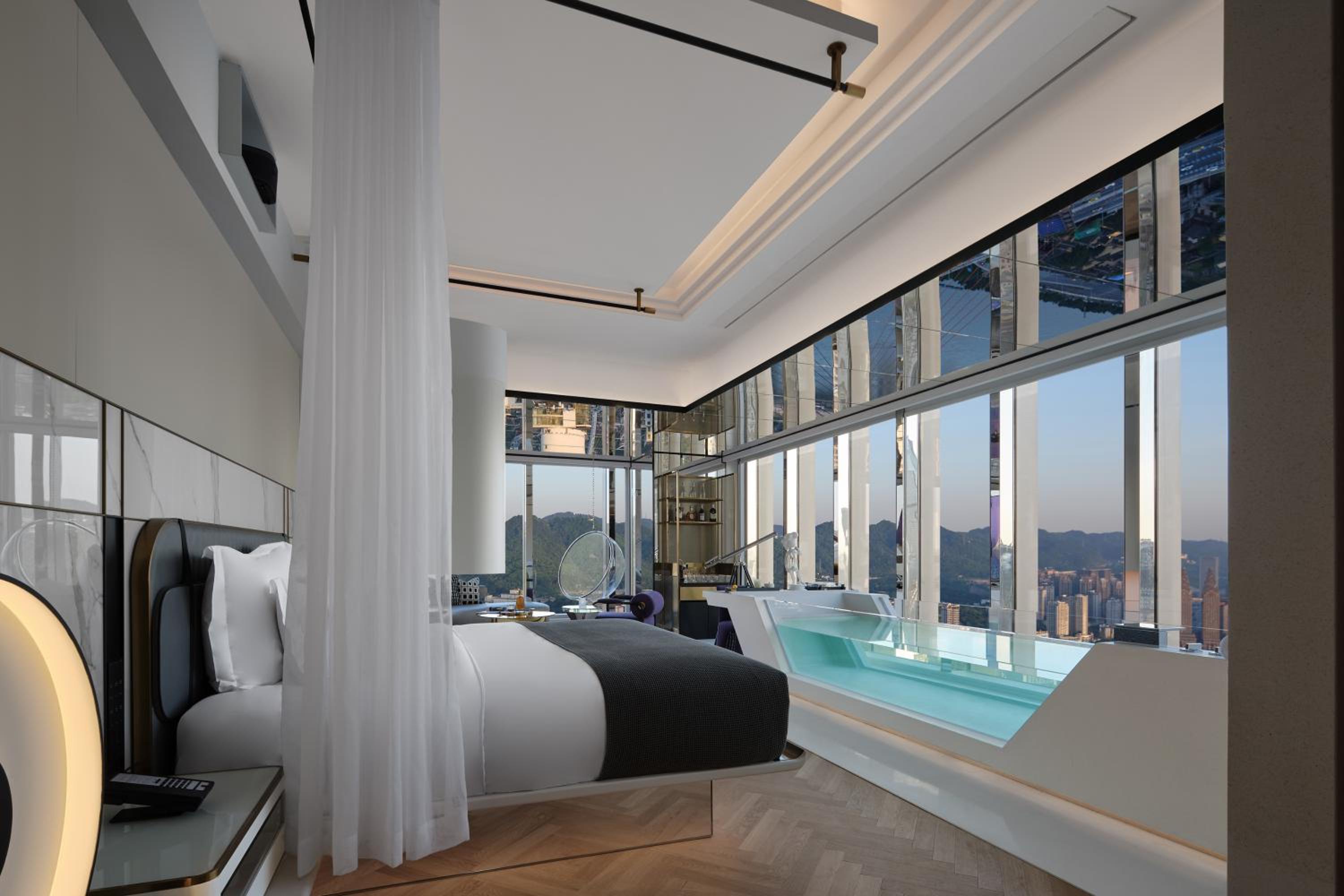 270° Peninsula River view - Deluxe Suite - Oversize Bathtub photo 2
