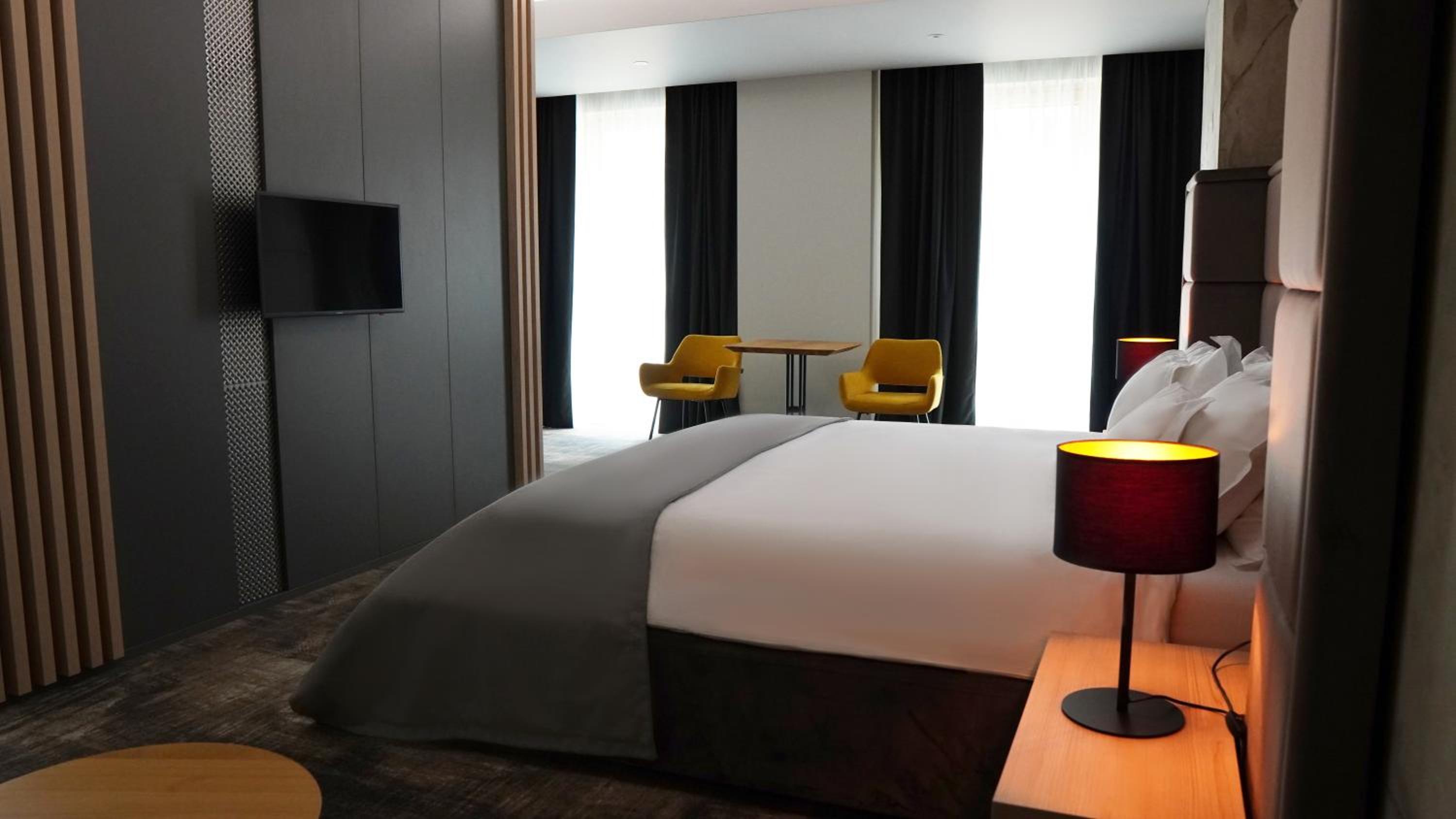 Superior Suite - Photo 2