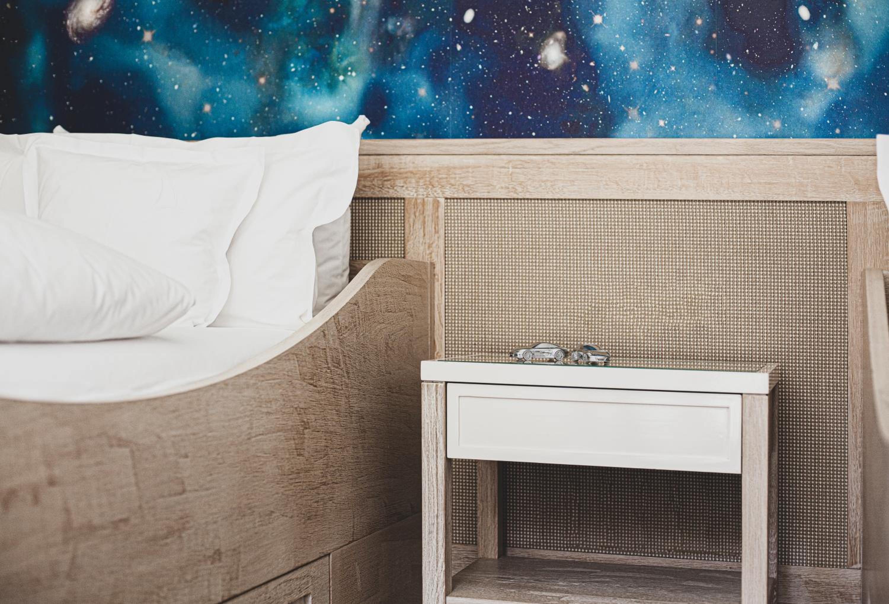 Deluxe Family Suite photo 3