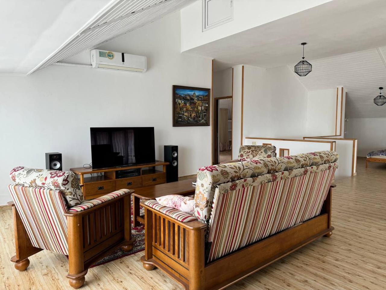 Two-Bedroom Apartment with Balcony and Sea View photo 3