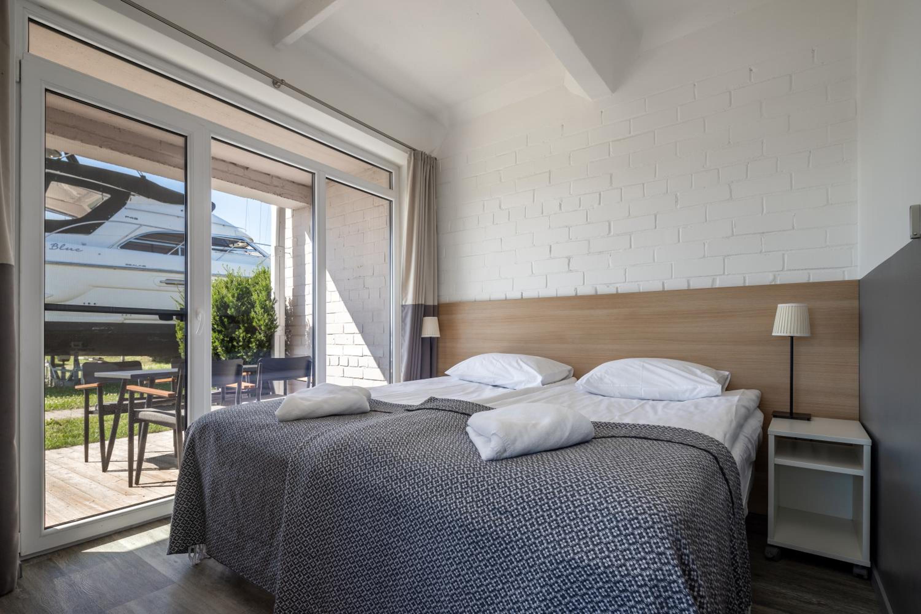 Apartment with Patio and Direct Lagoon View