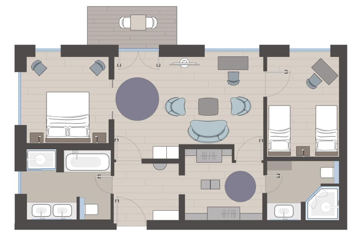 Deluxe Family Suite photo 2