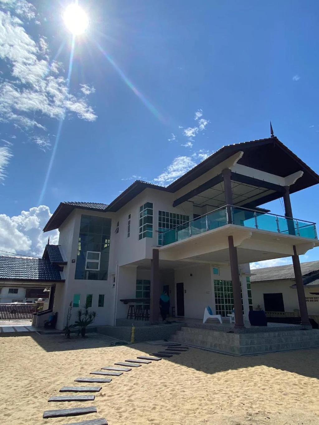 Villa photo 1